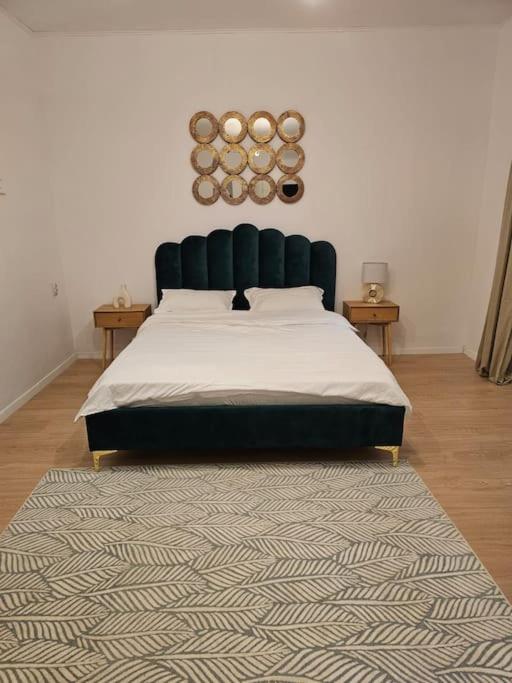 Heart of City Center 4br 2bath view 3