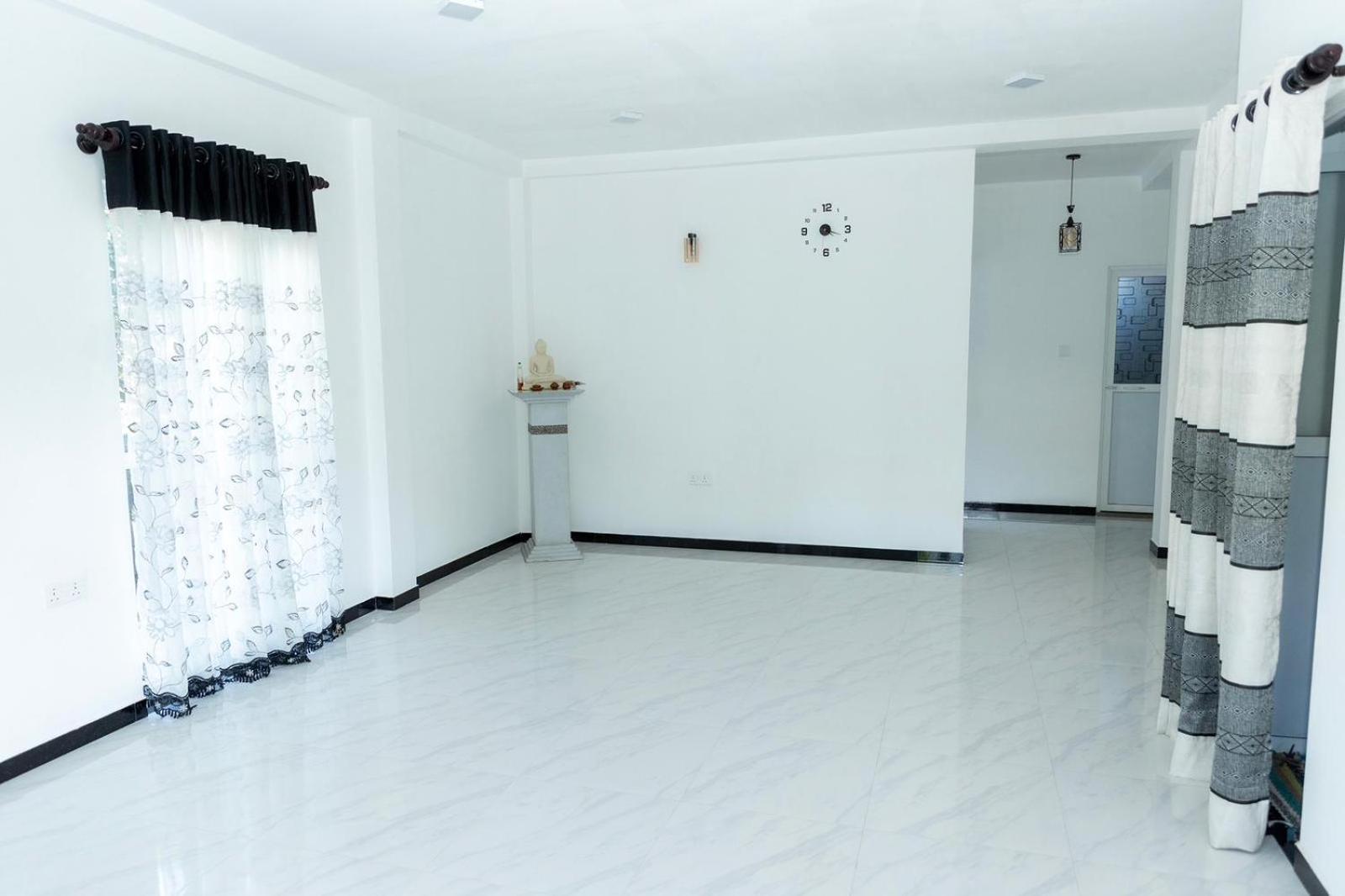 LEO INn GALLE
