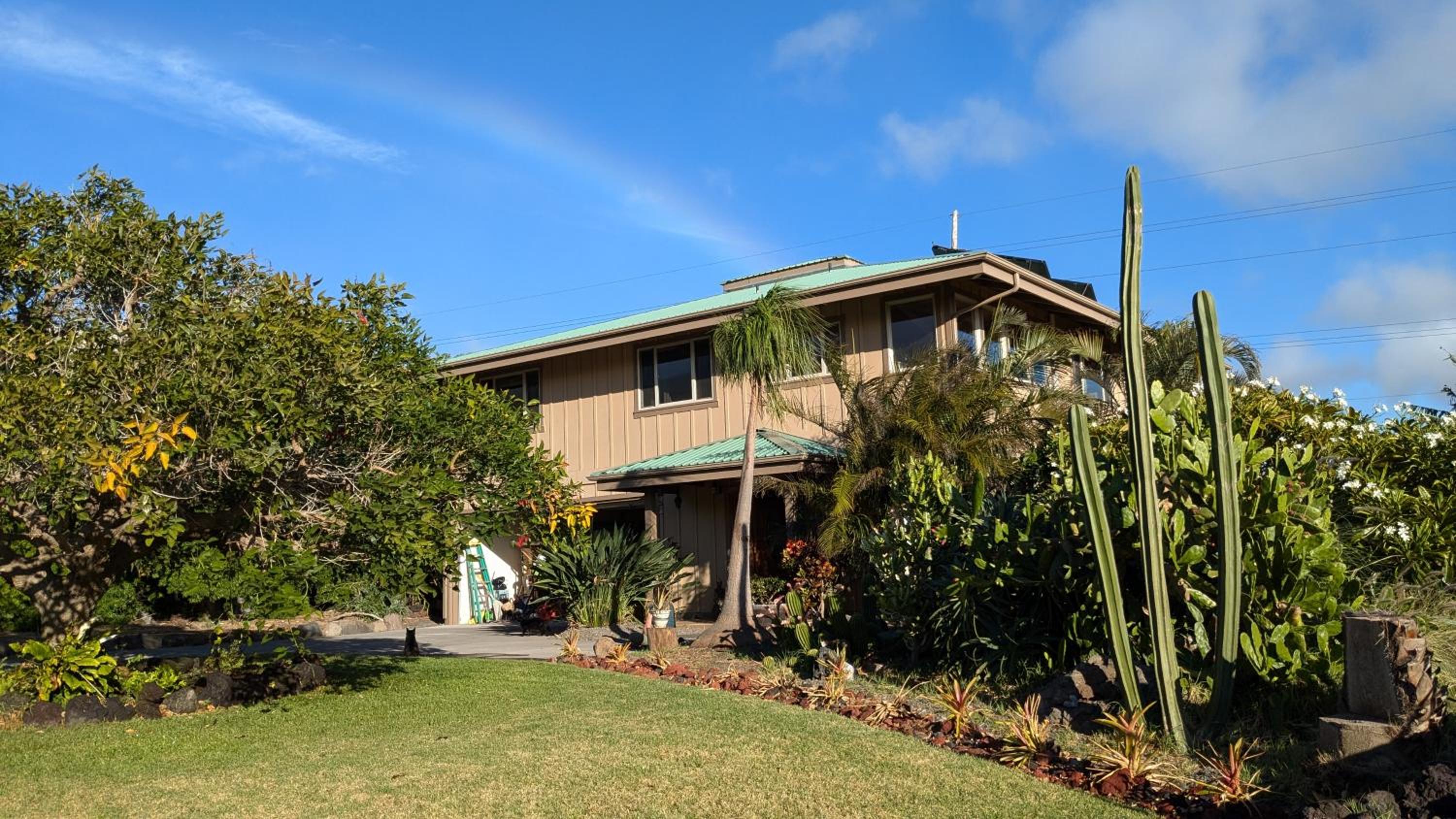 Hotel Garden Oasis at Banana Hale Studio - Image 1