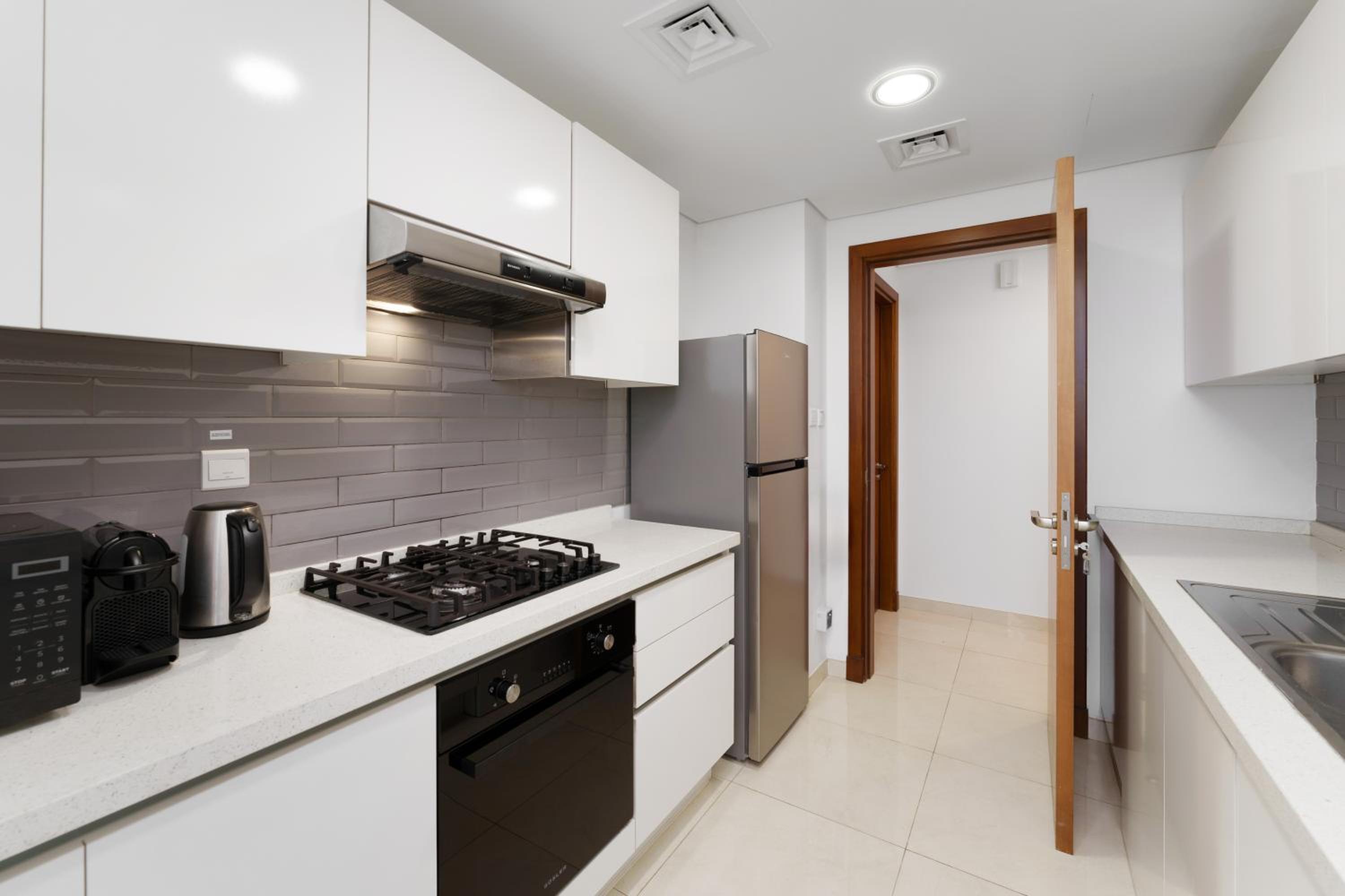 Maison Privee - Modern Business Bay Retreat with Dubai Canal Views