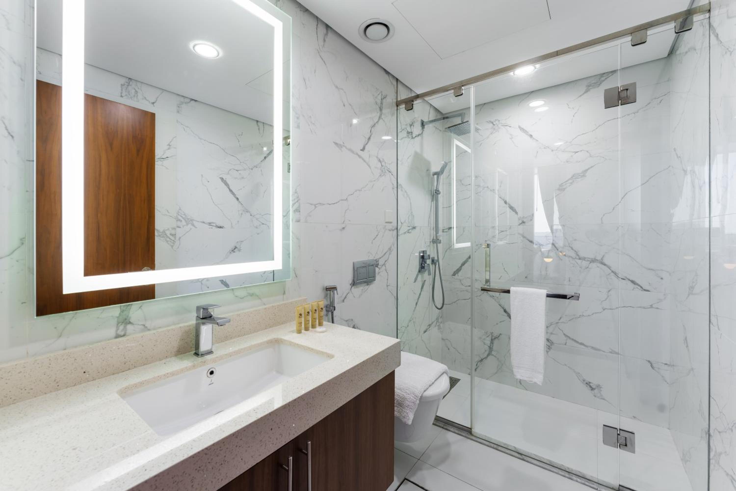 Maison Privee - Modern Business Bay Retreat with Dubai Canal Views
