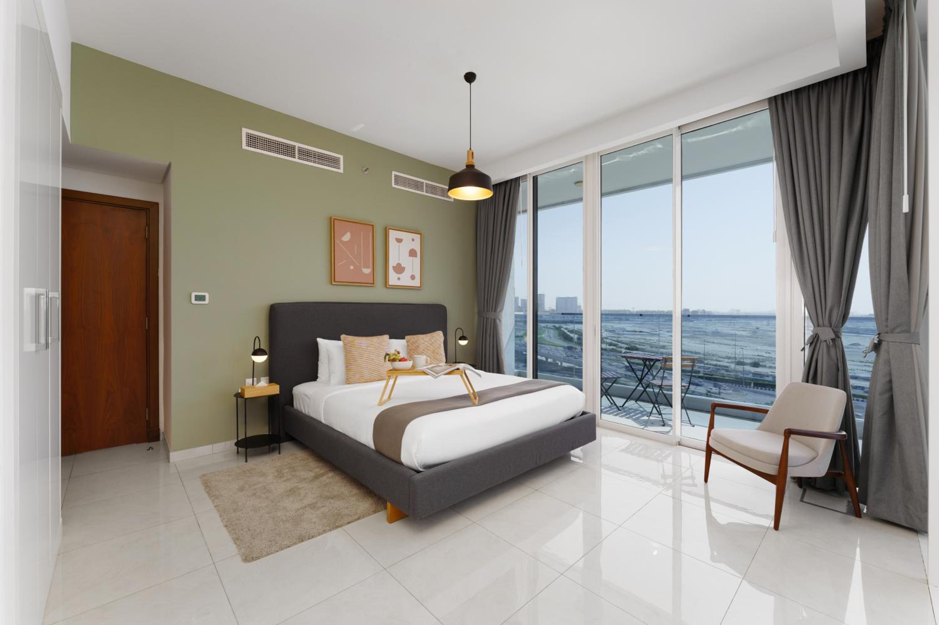 Maison Privee - Modern Business Bay Retreat with Dubai Canal Views