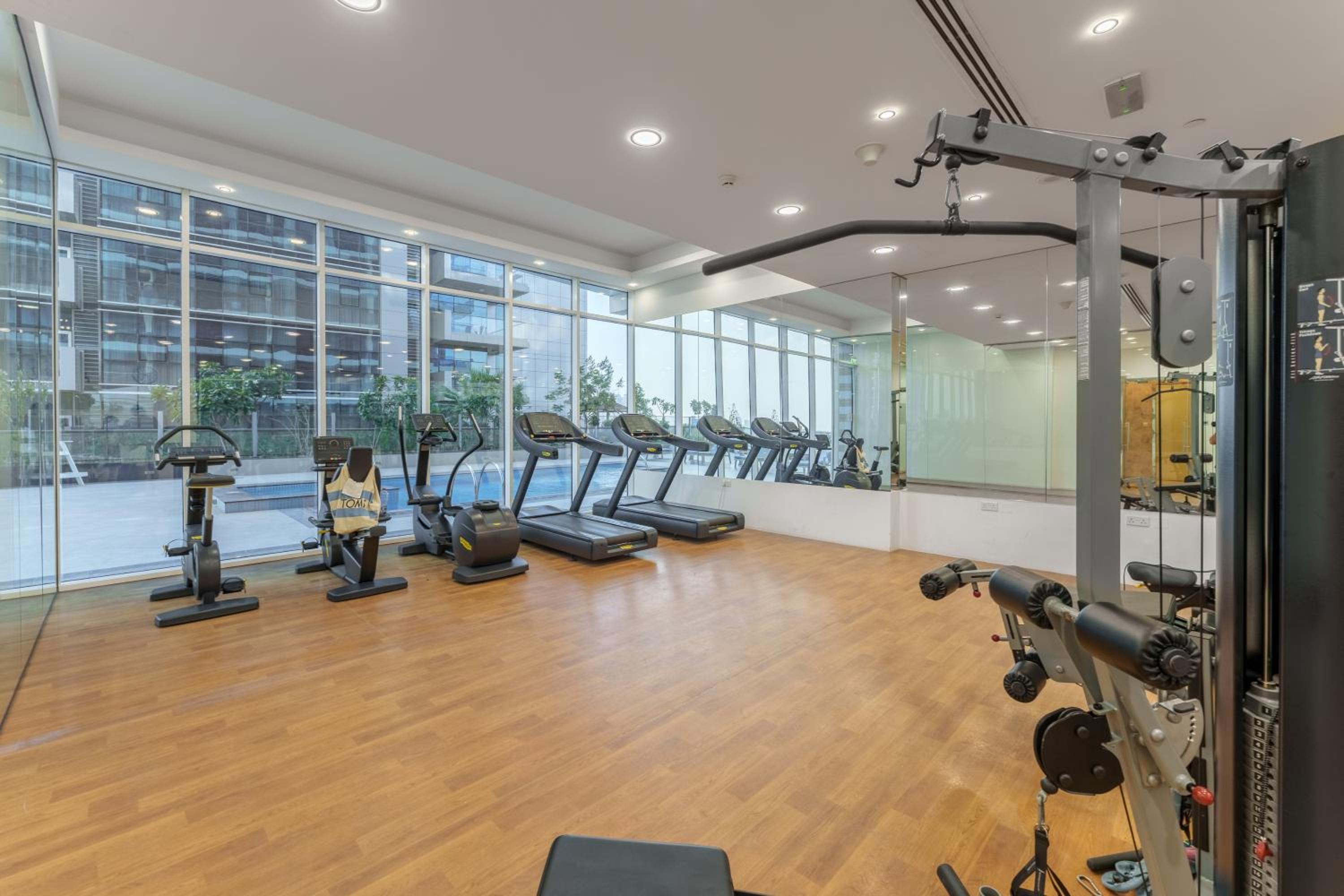 Maison Privee - Modern Business Bay Retreat with Dubai Canal Views