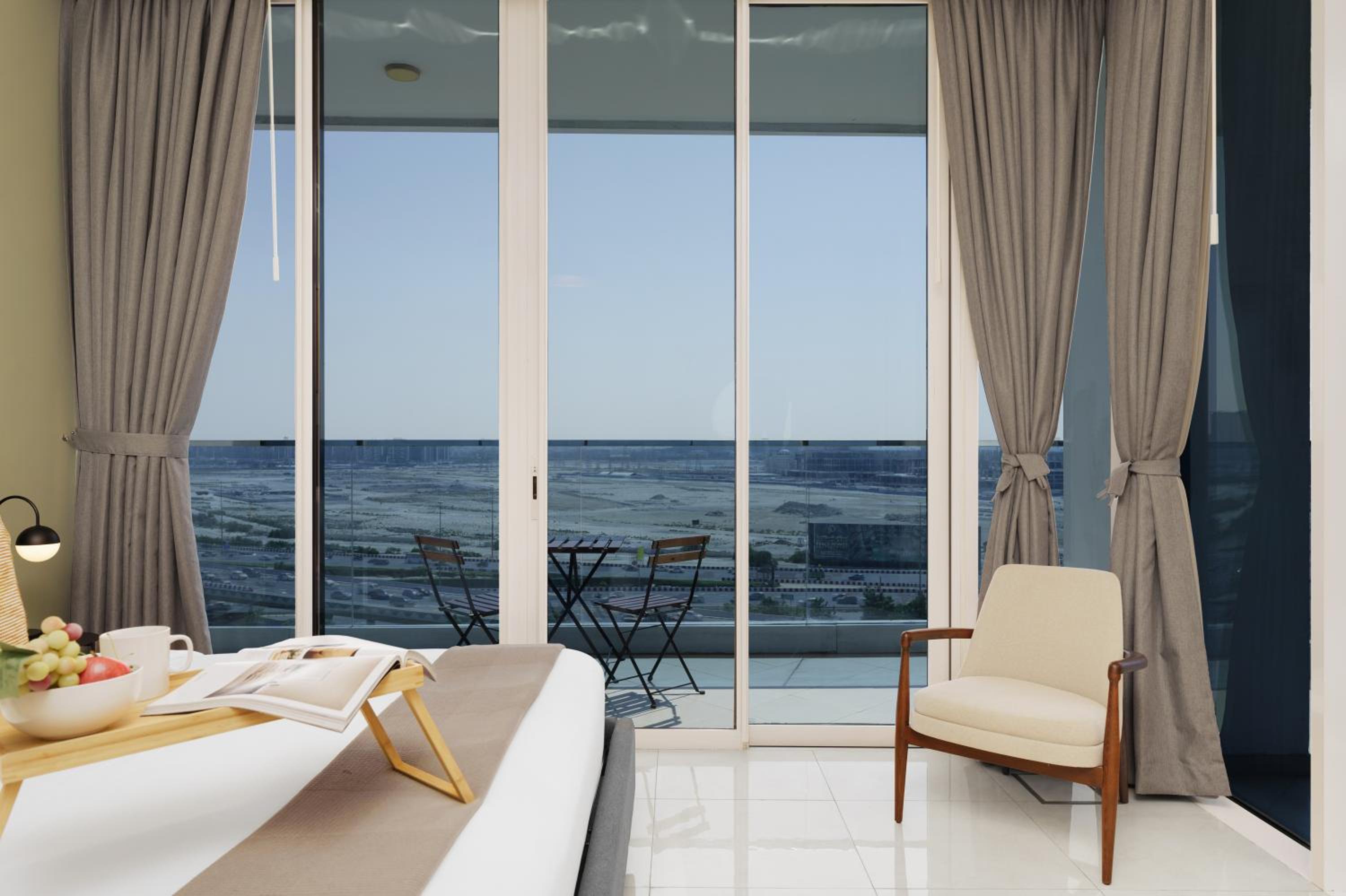 Maison Privee - Modern Business Bay Retreat with Dubai Canal Views