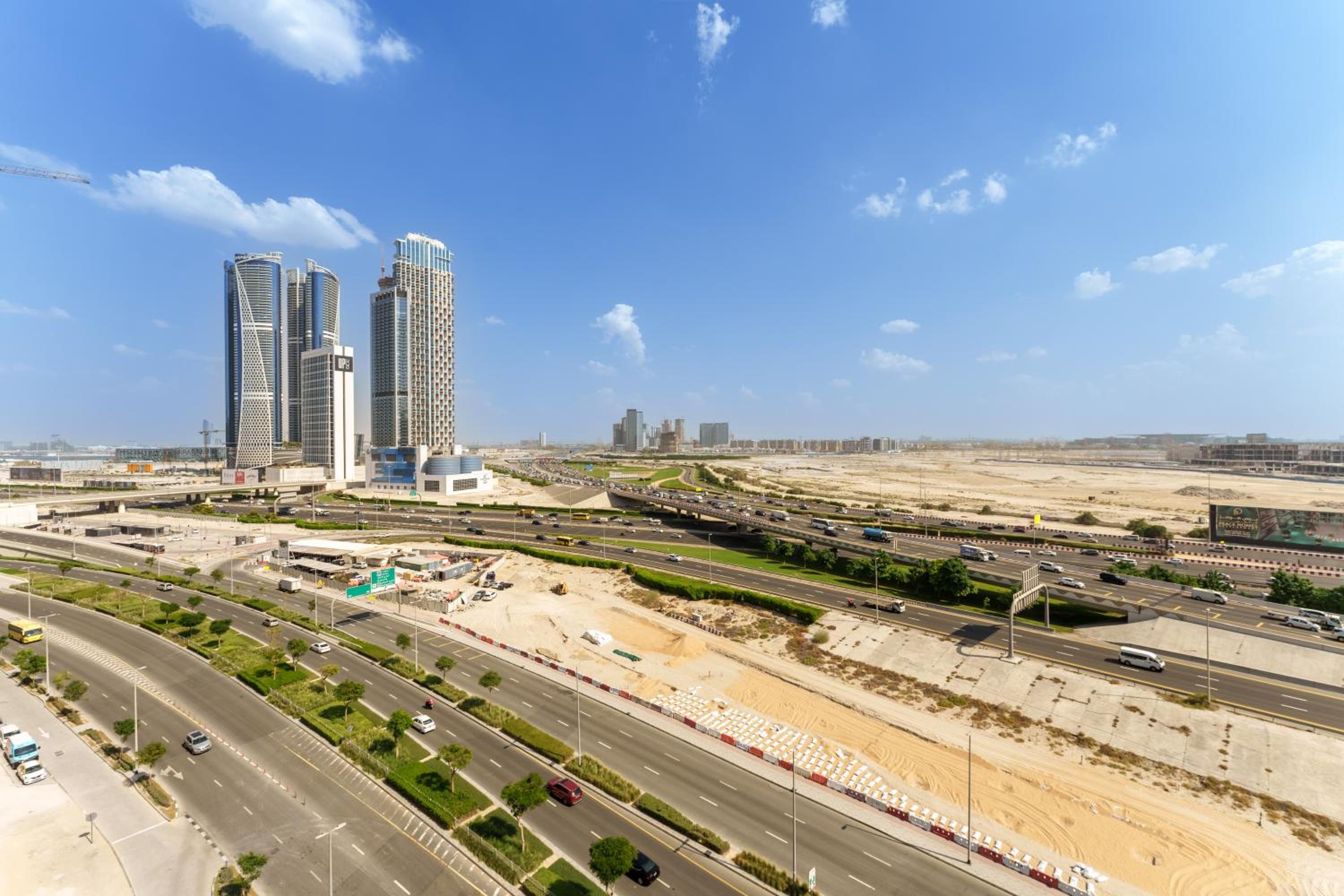 Maison Privee - Modern Business Bay Retreat with Dubai Canal Views