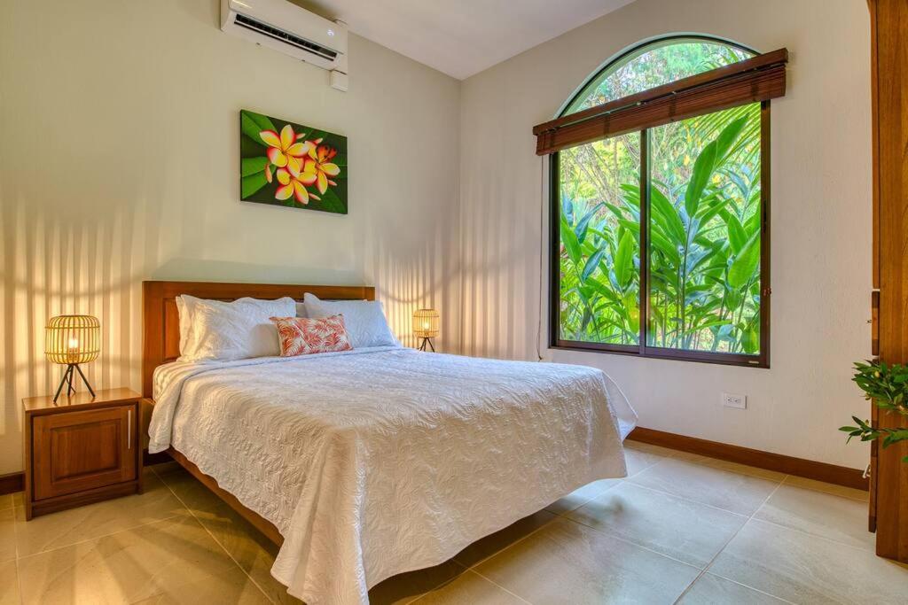 Luxury Villa krystianalexander13 at yah oo c om