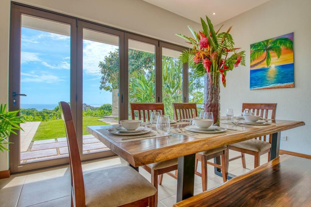 Luxury Villa krystianalexander13 at yah oo c om