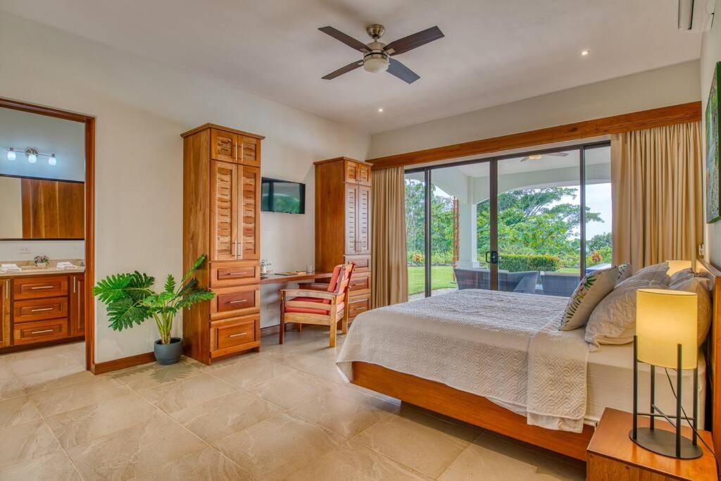 Luxury Villa krystianalexander13 at yah oo c om