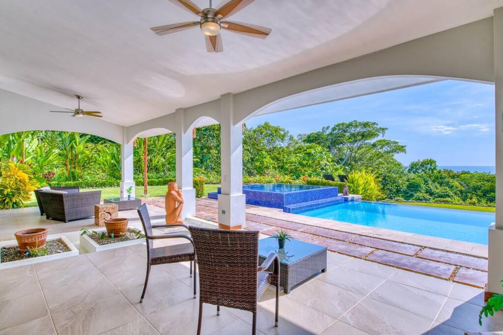 Luxury Villa krystianalexander13 at yah oo c om