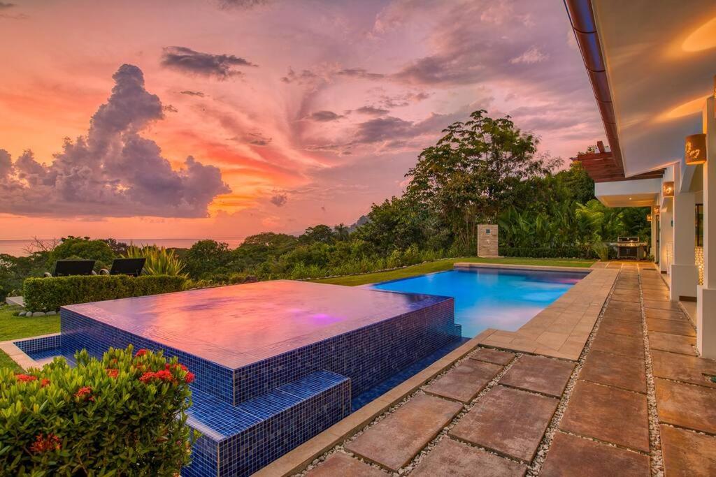 Luxury Villa krystianalexander13 at yah oo c om