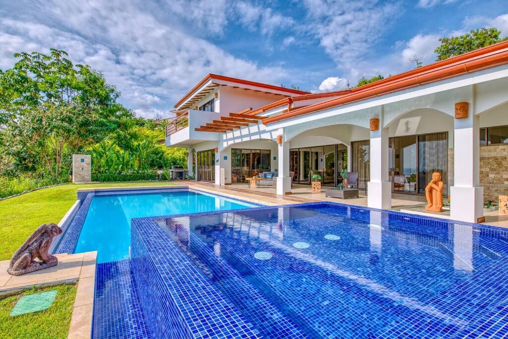 Luxury Villa krystianalexander13 at yah oo c om