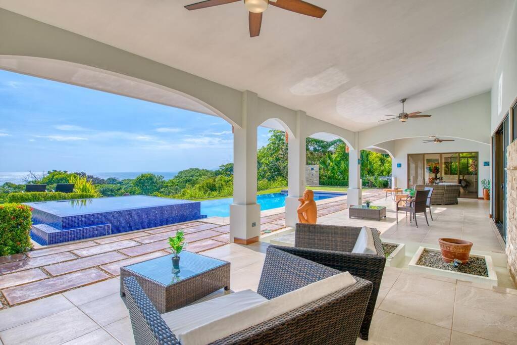 Luxury Villa krystianalexander13 at yah oo c om