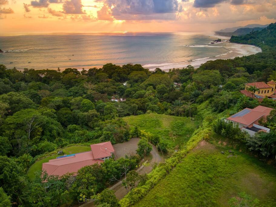 Luxury Villa krystianalexander13 at yah oo c om