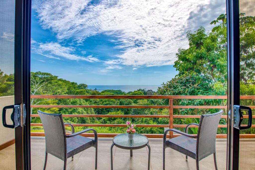 Luxury Villa krystianalexander13 at yah oo c om