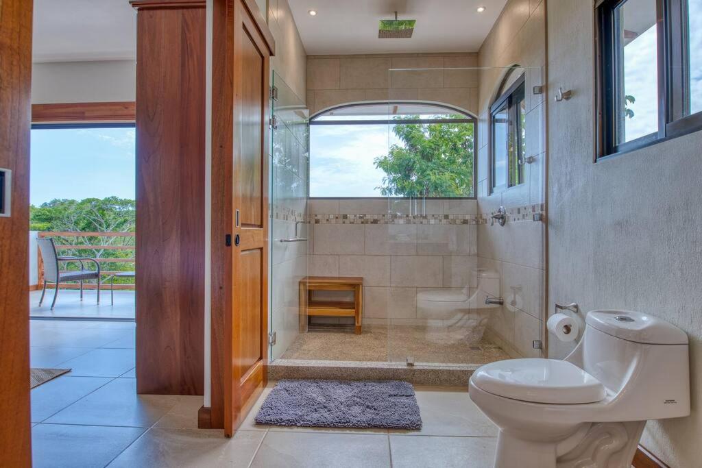 Luxury Villa krystianalexander13 at yah oo c om