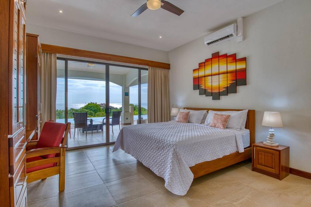 Luxury Villa krystianalexander13 at yah oo c om
