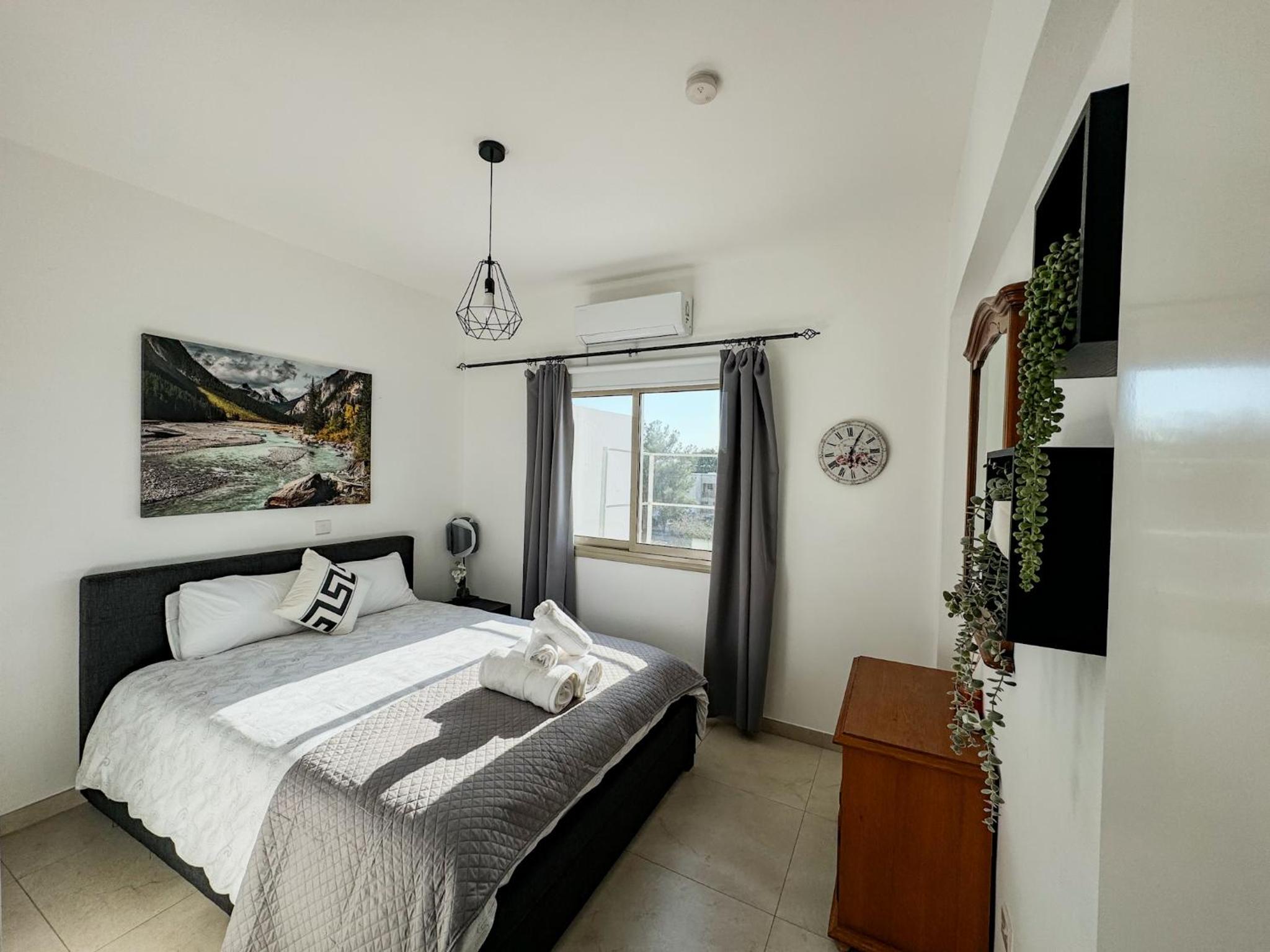 1B Seaside Orchid, Sea, Center view 2