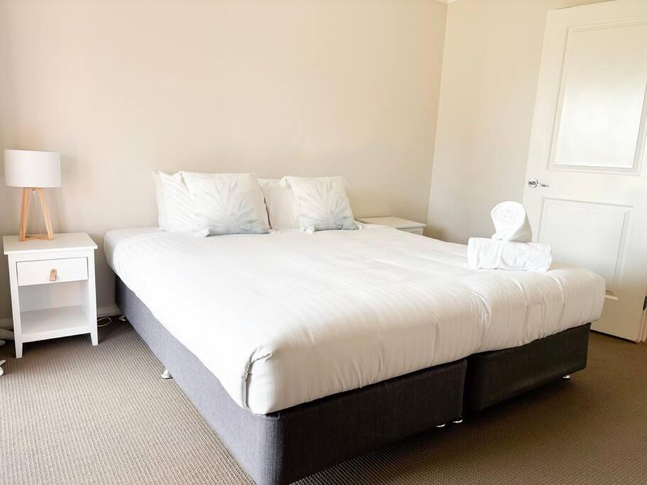 CBD 2 Bedroom Gem
