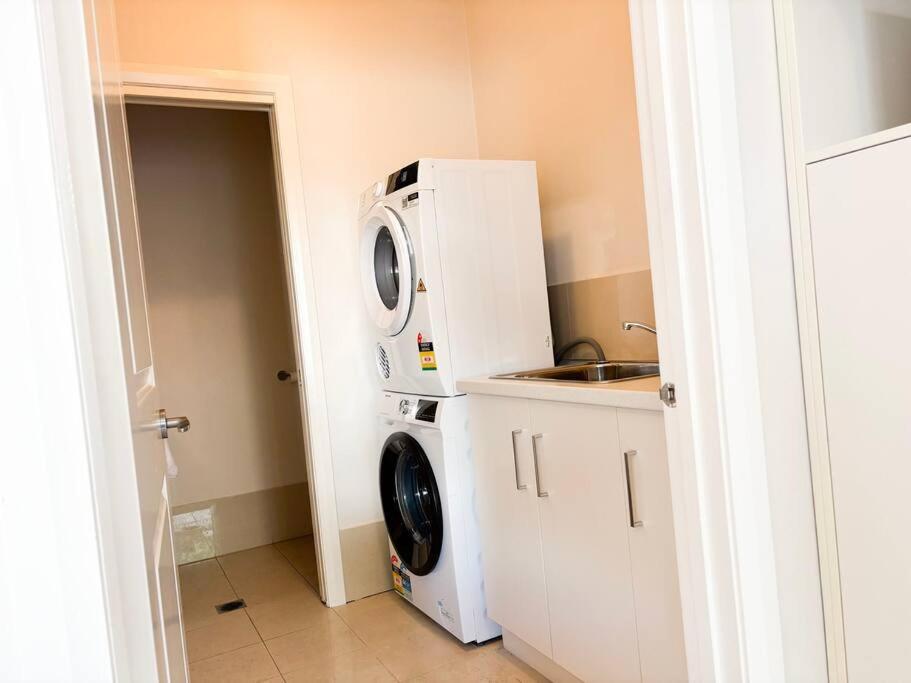 CBD 2 Bedroom Gem