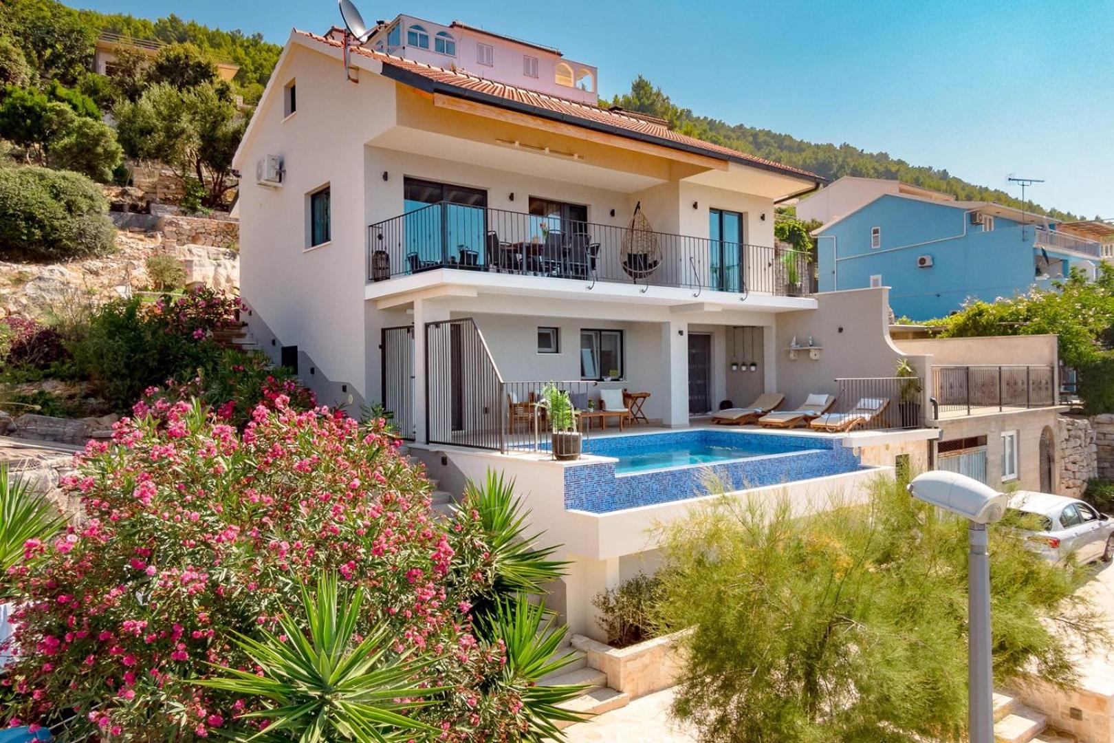 Beachfront Holiday Villa Marija - Karbuni view 3