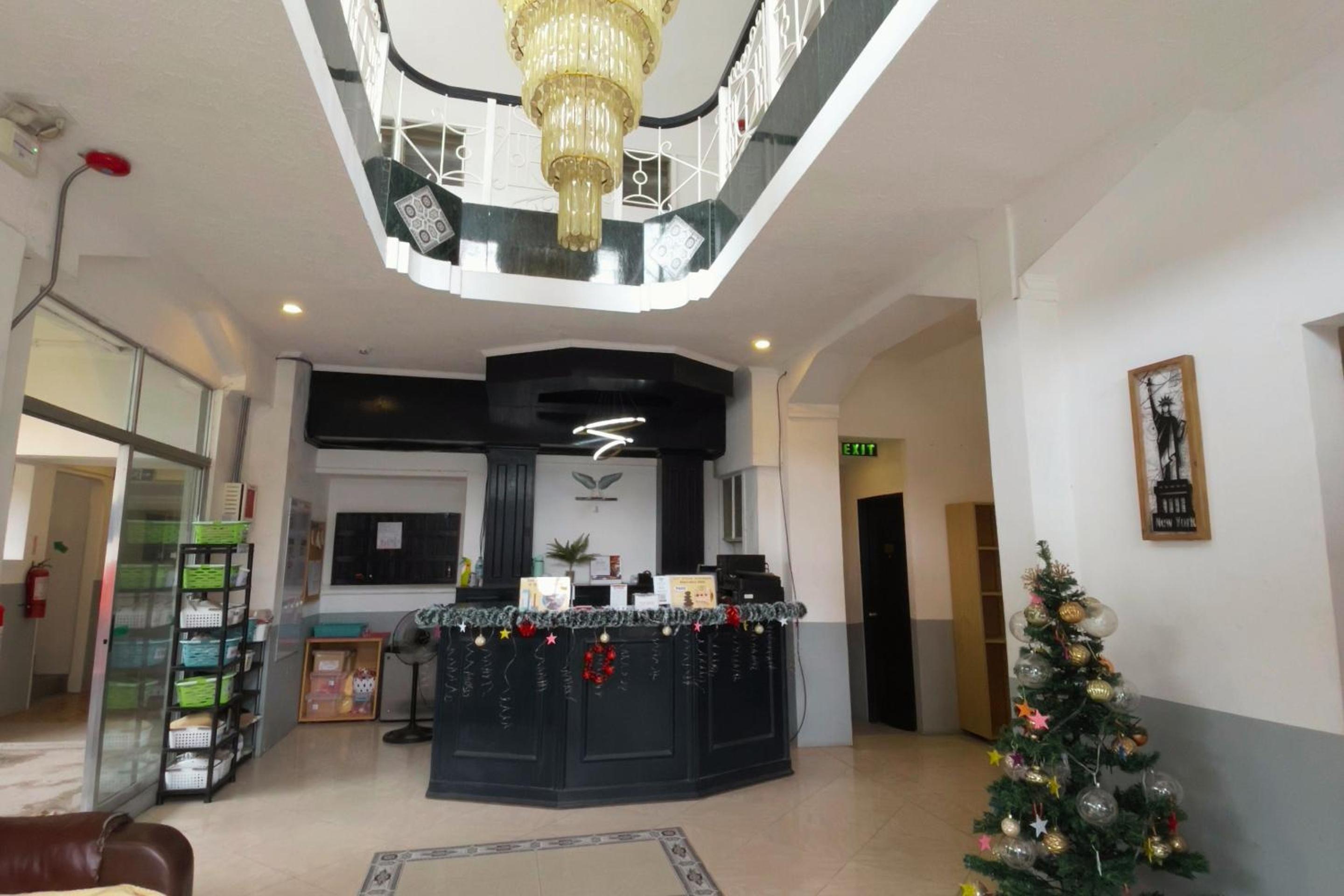 Bluewing Hotel Angeles powered by Cocotel view 3