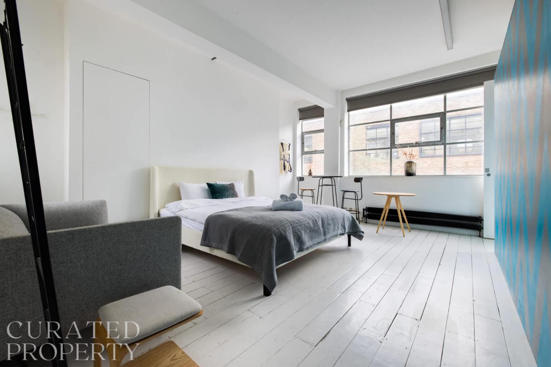 Spacious & Bright Loft Apartment - Shoreditch