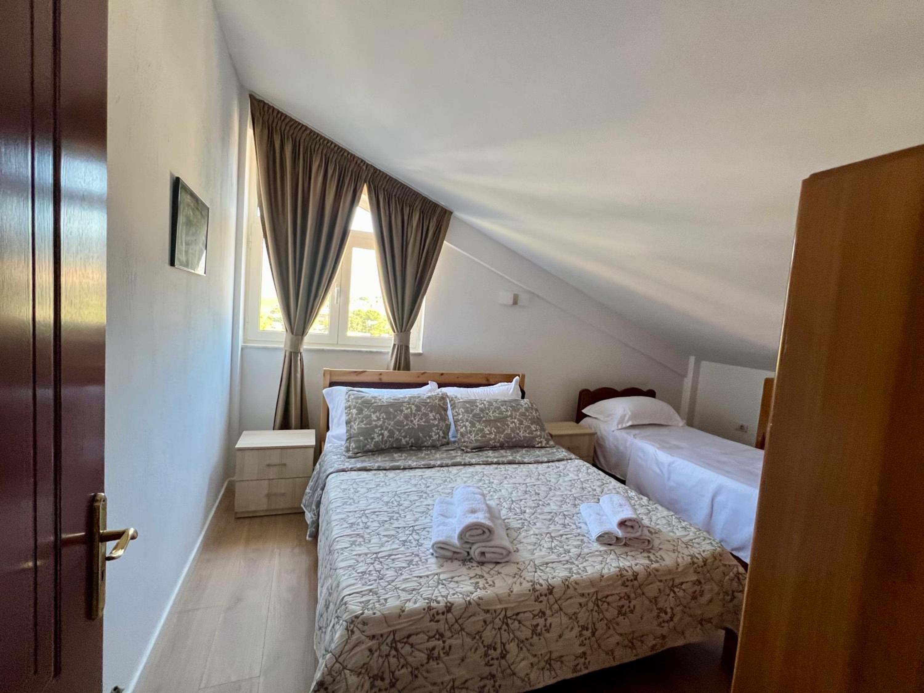 Sunny Apartment Tirana