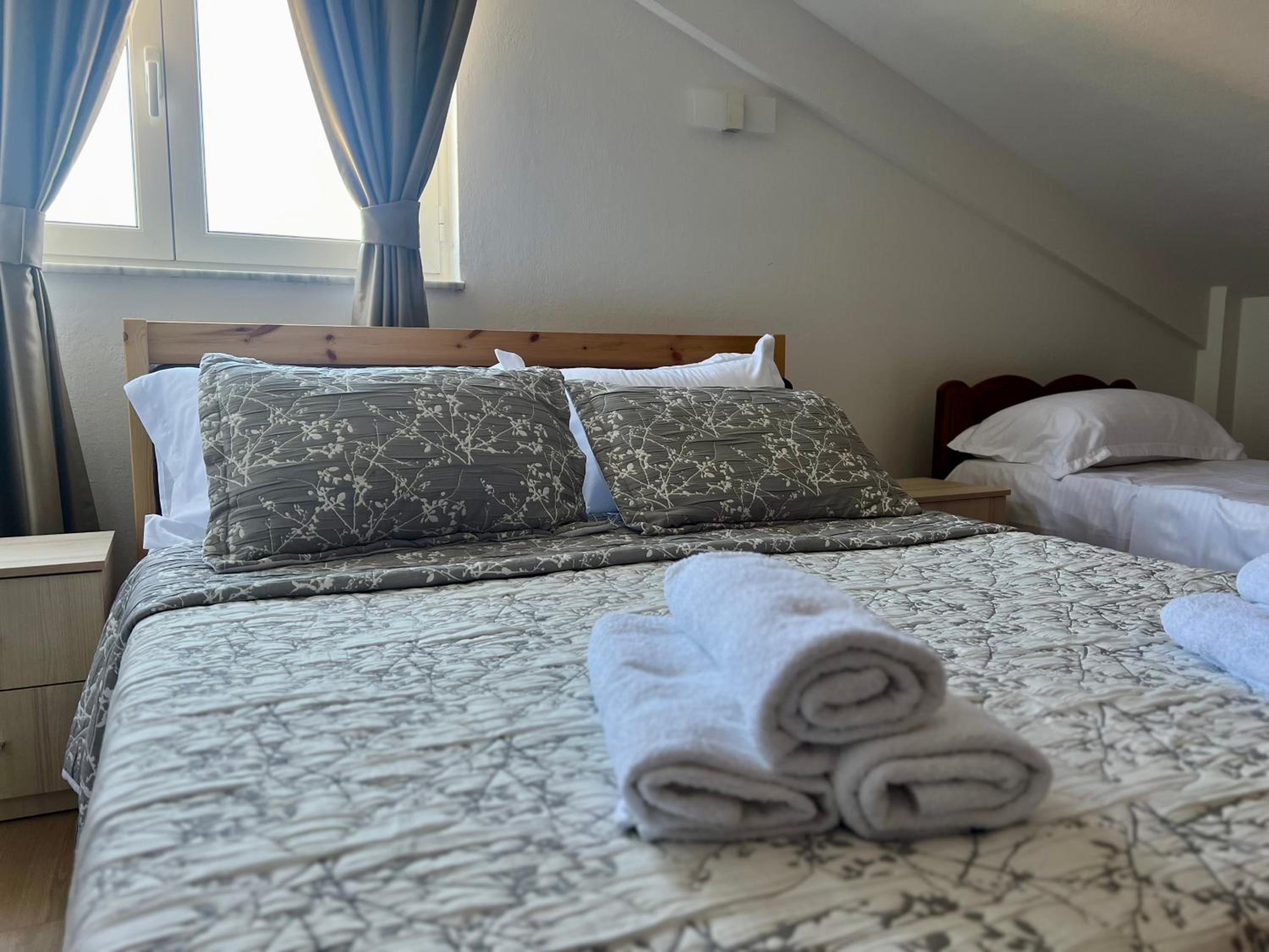 Sunny Apartment Tirana