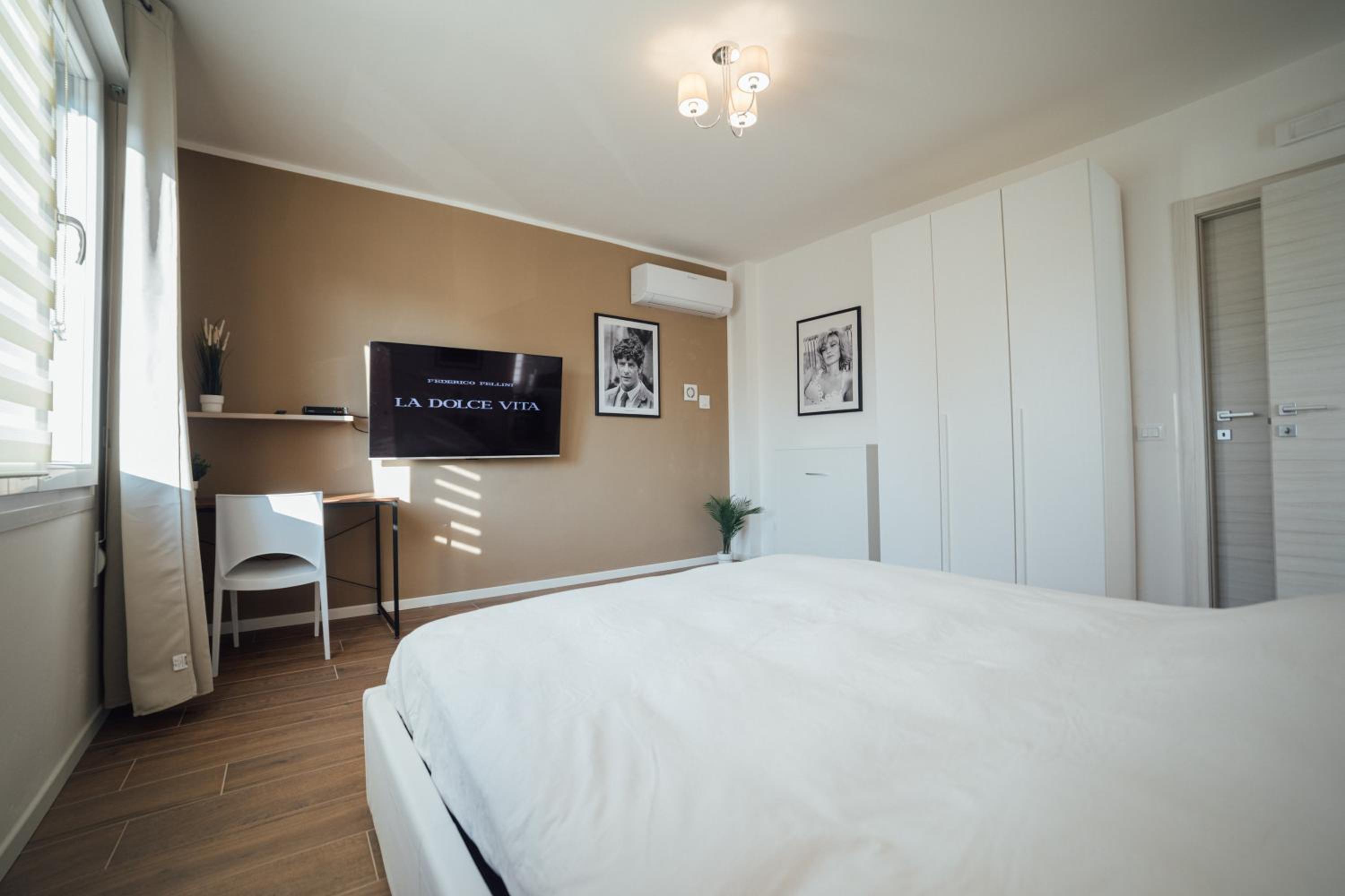 Fellini Rooms view 5