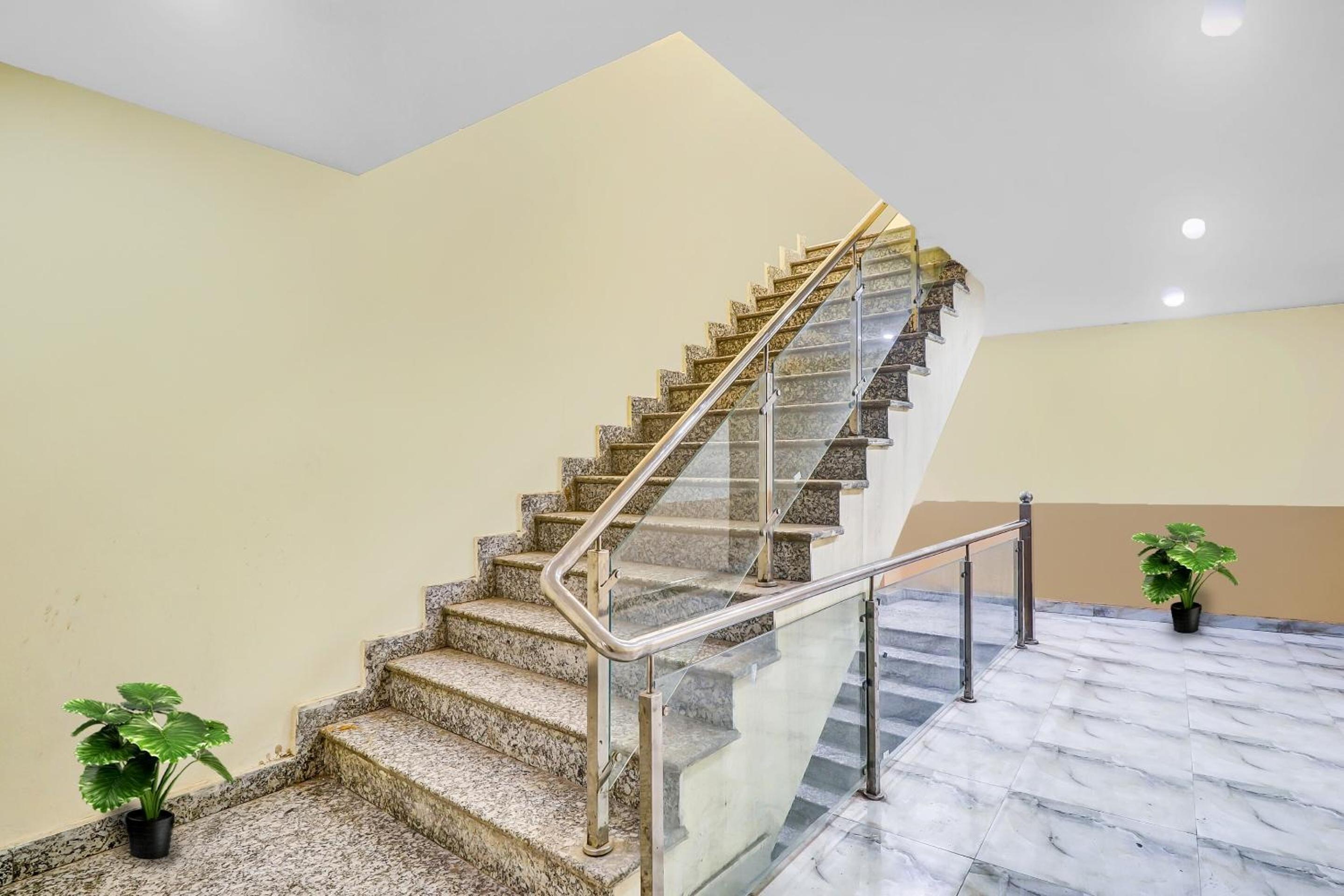 Hotel O Prince Home Stay Near Ambience Mall view 3
