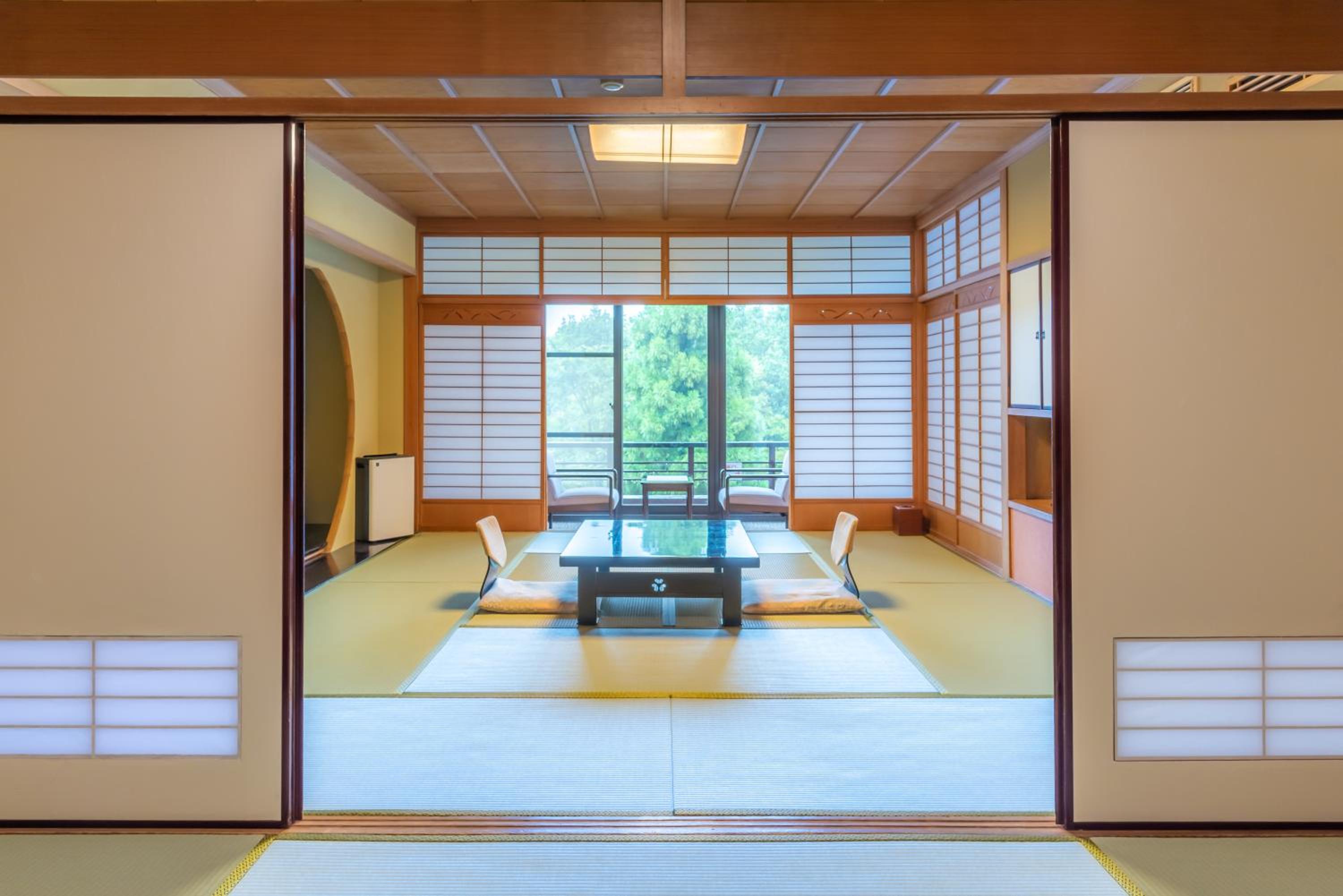 Motoyu Kosenkaku