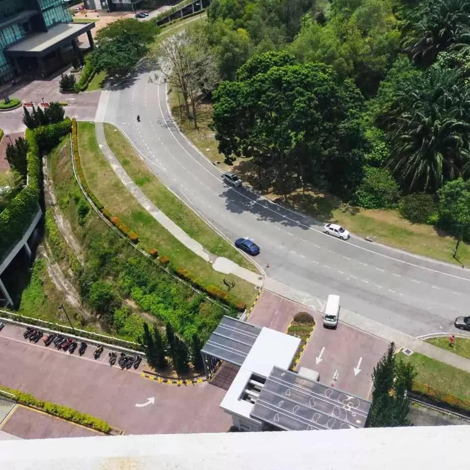 Shaftsbury Studio Cyberjaya SAME DAY CHECK IN & CHECK OUT at 10am To 8pm Work From Home FREE Parking & wifi photo 5
