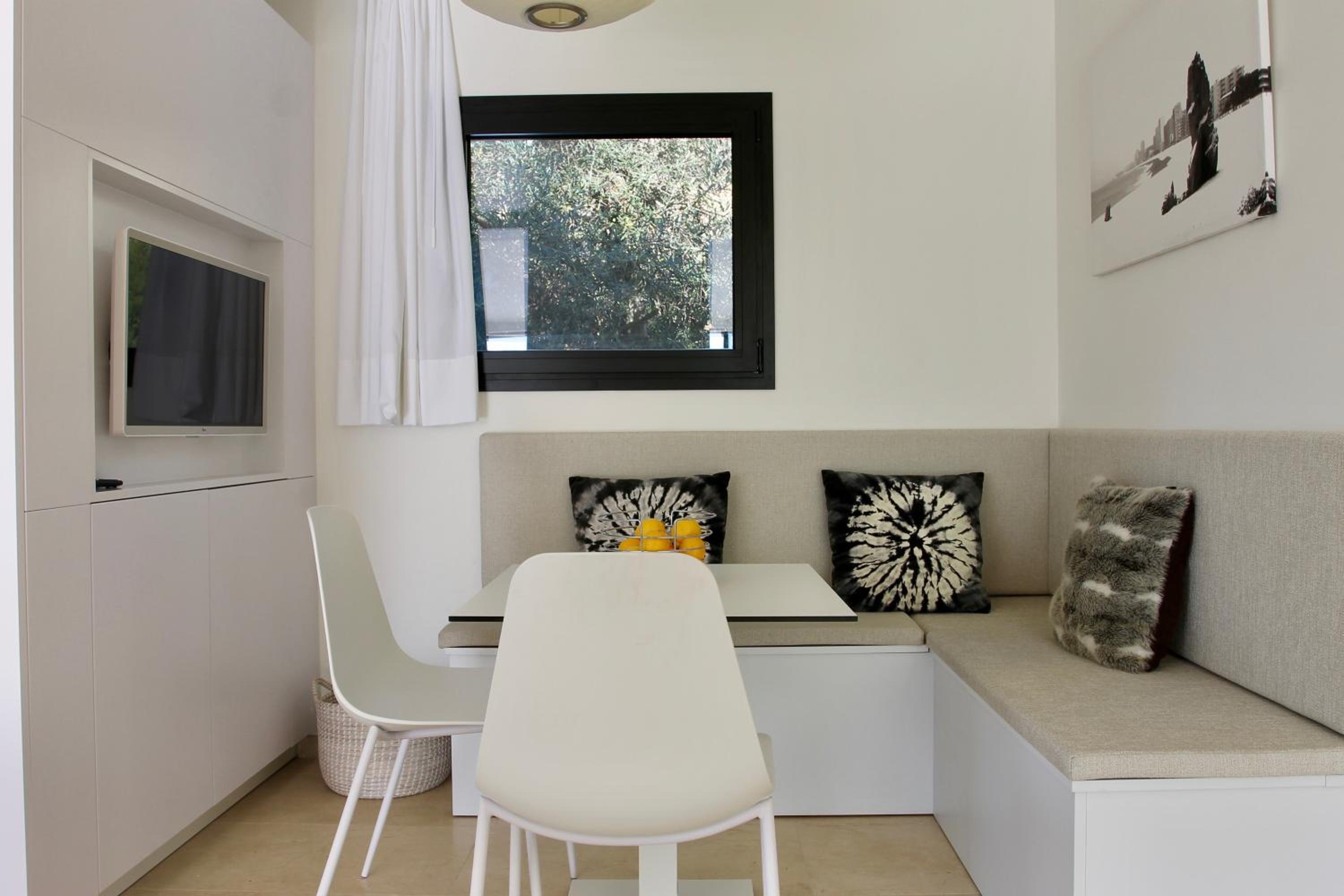 Hotel Villa la Dolça by Rent Costa Brava - Image 1