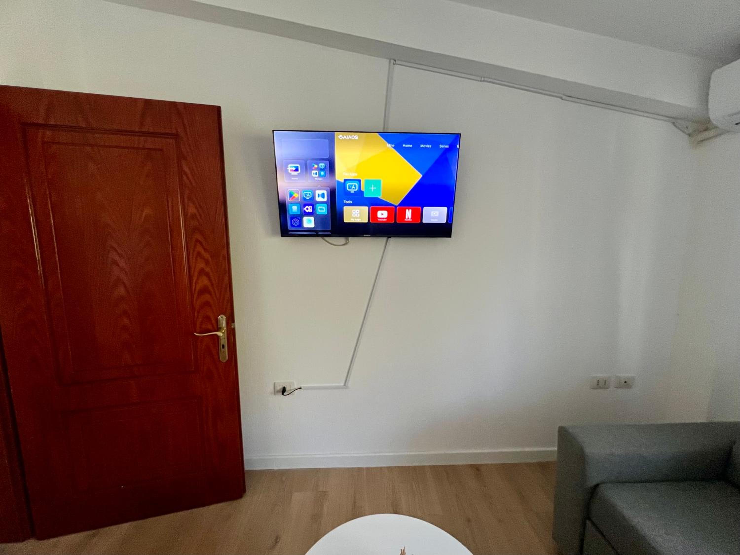 Sunny Apartment Tirana