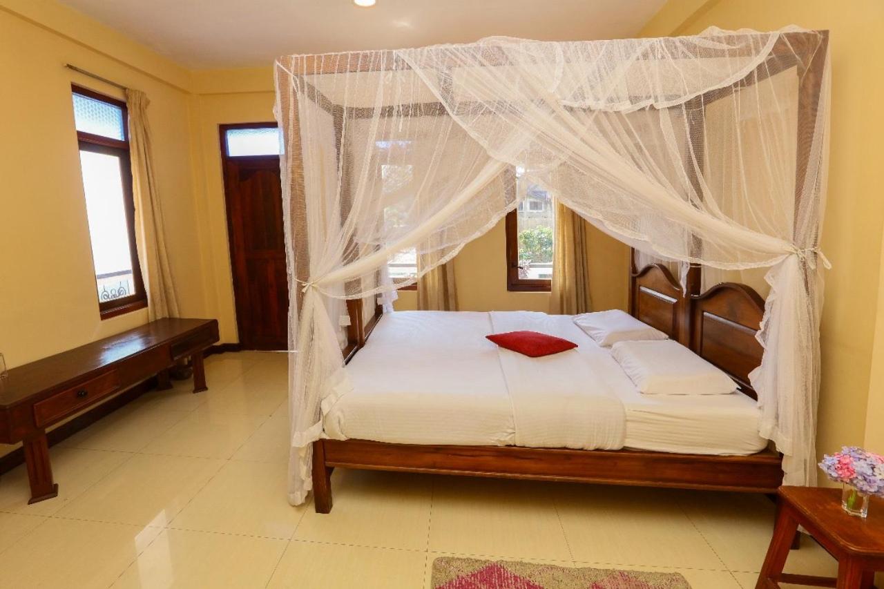 sri lak residence