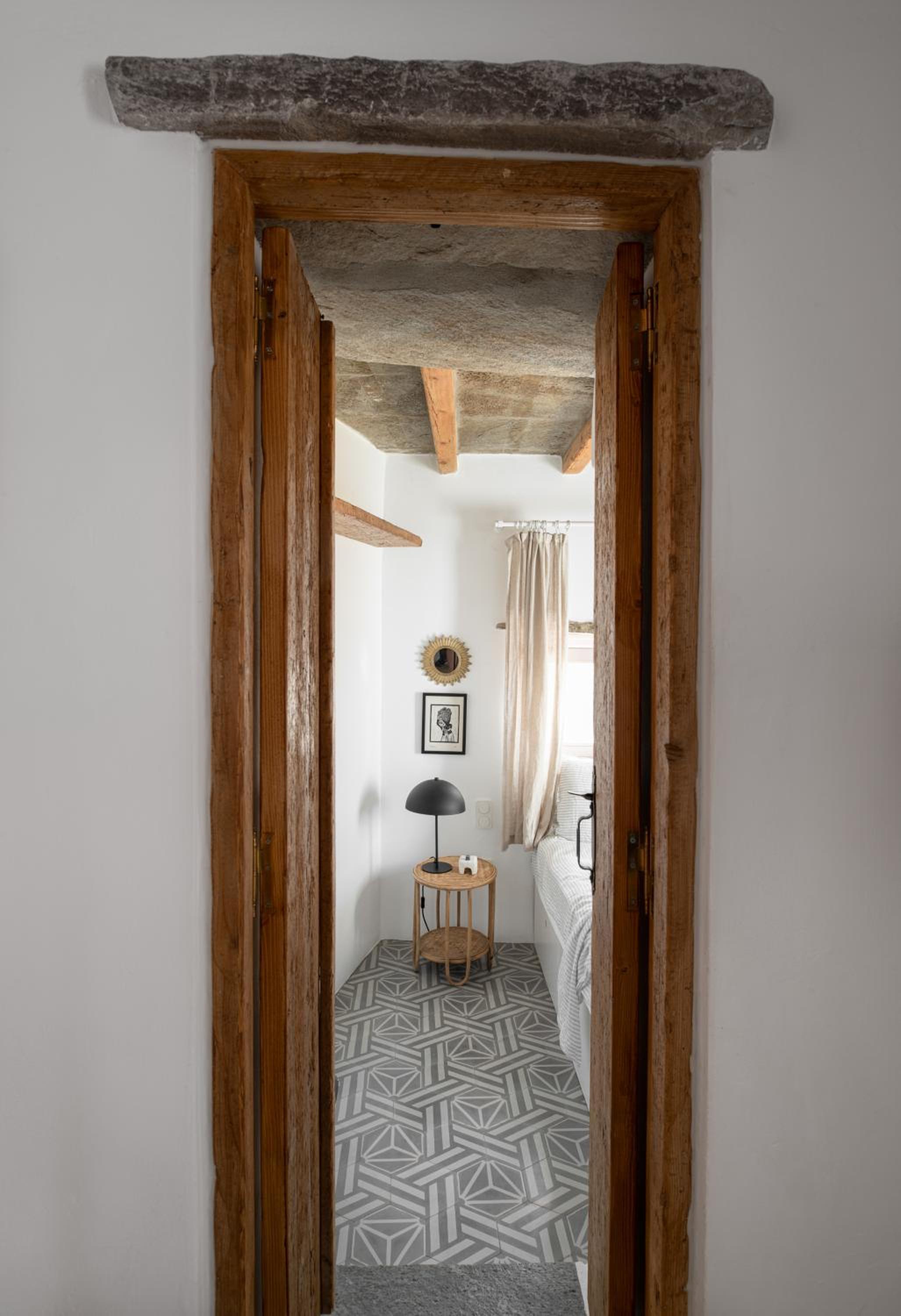 Th_eros House