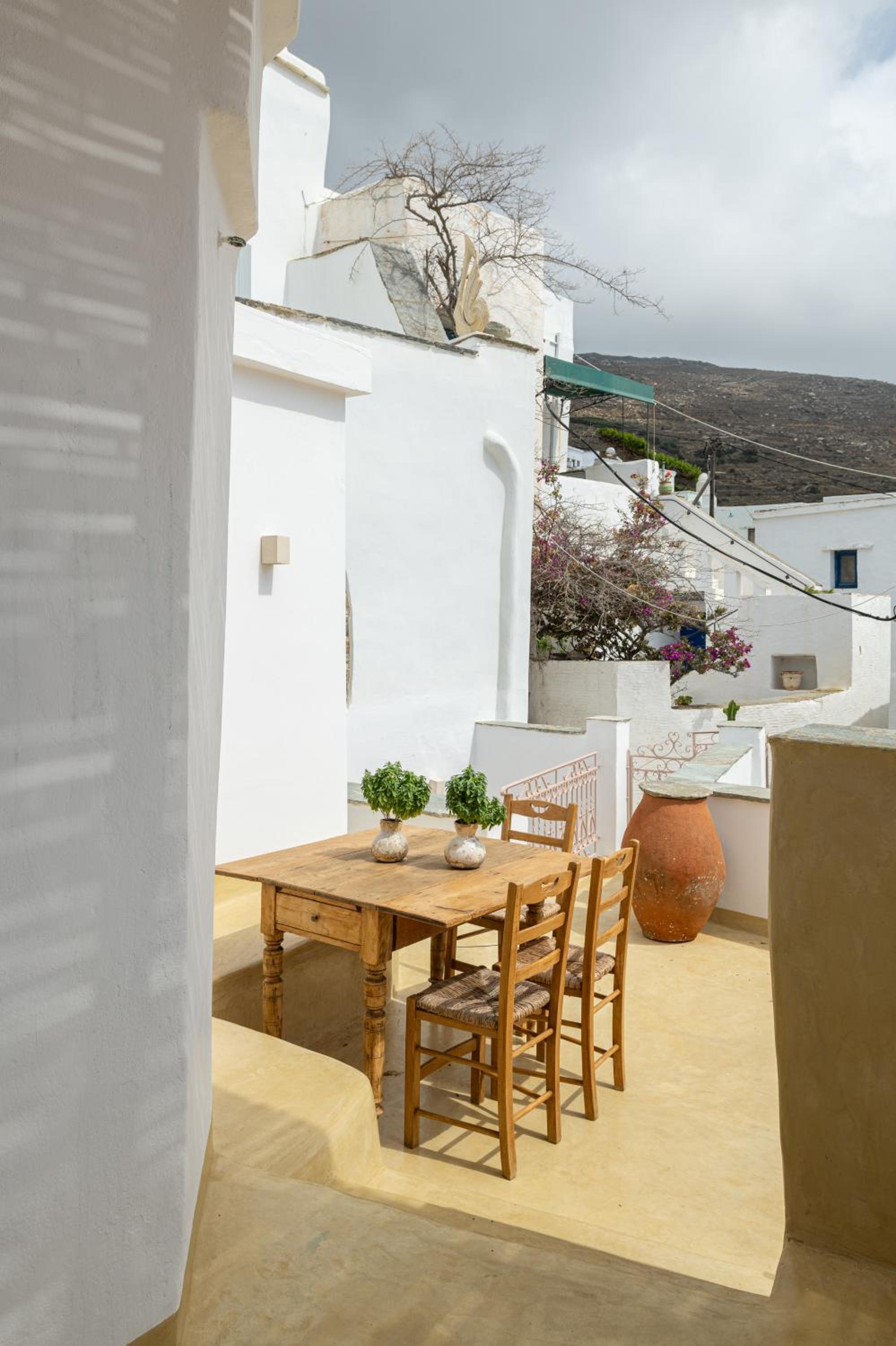 Th_eros House