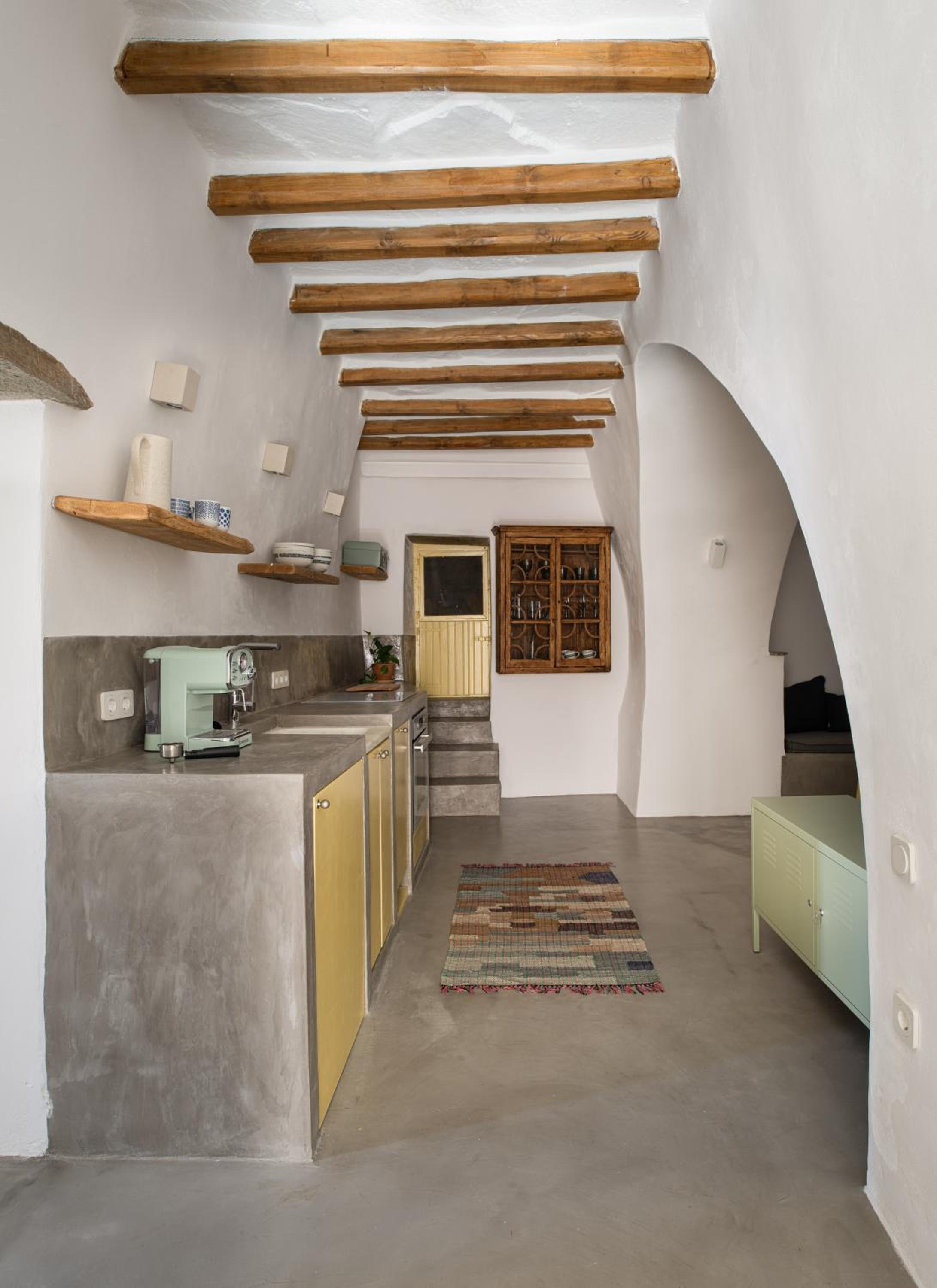 Th_eros House