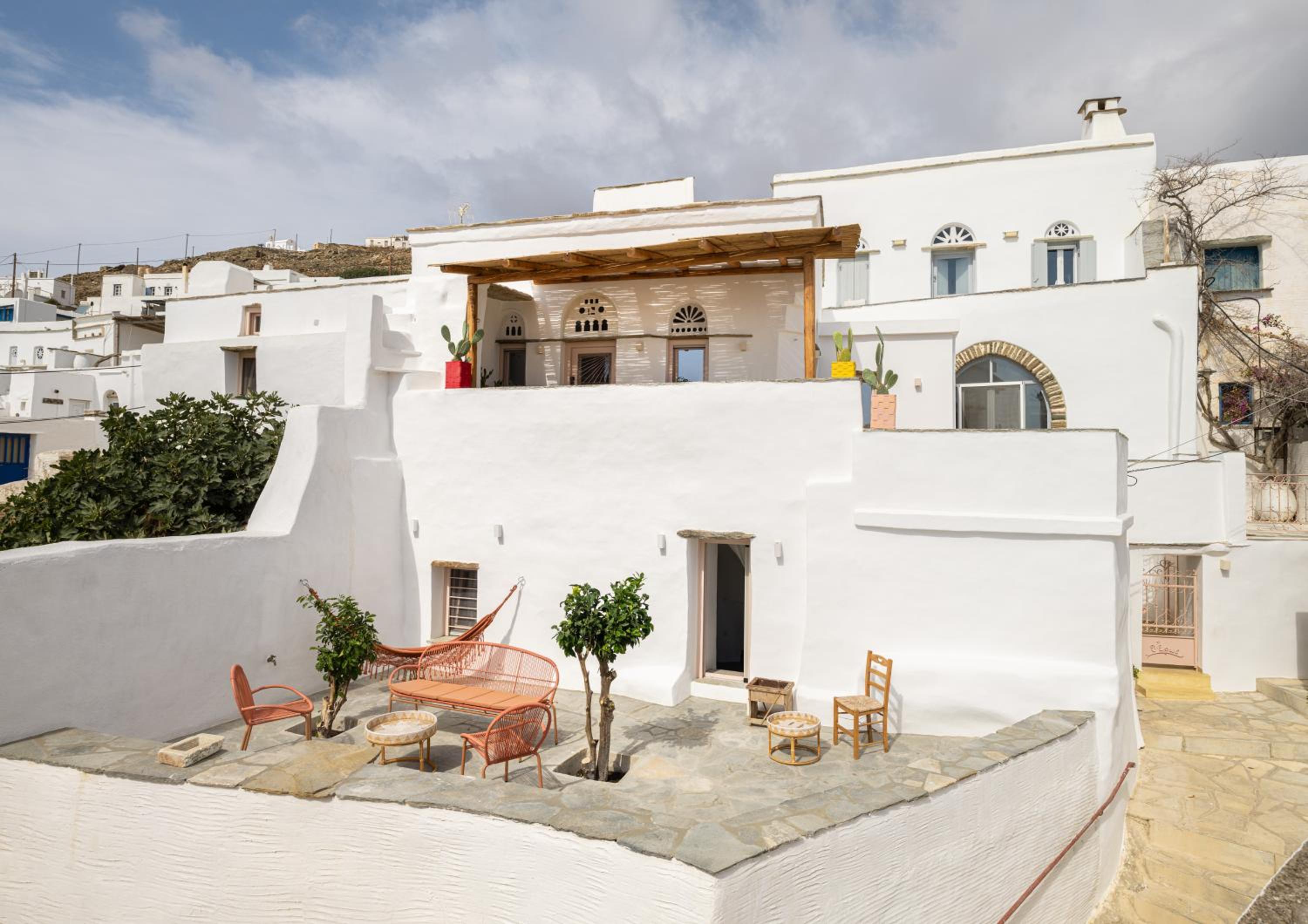 Th_eros House