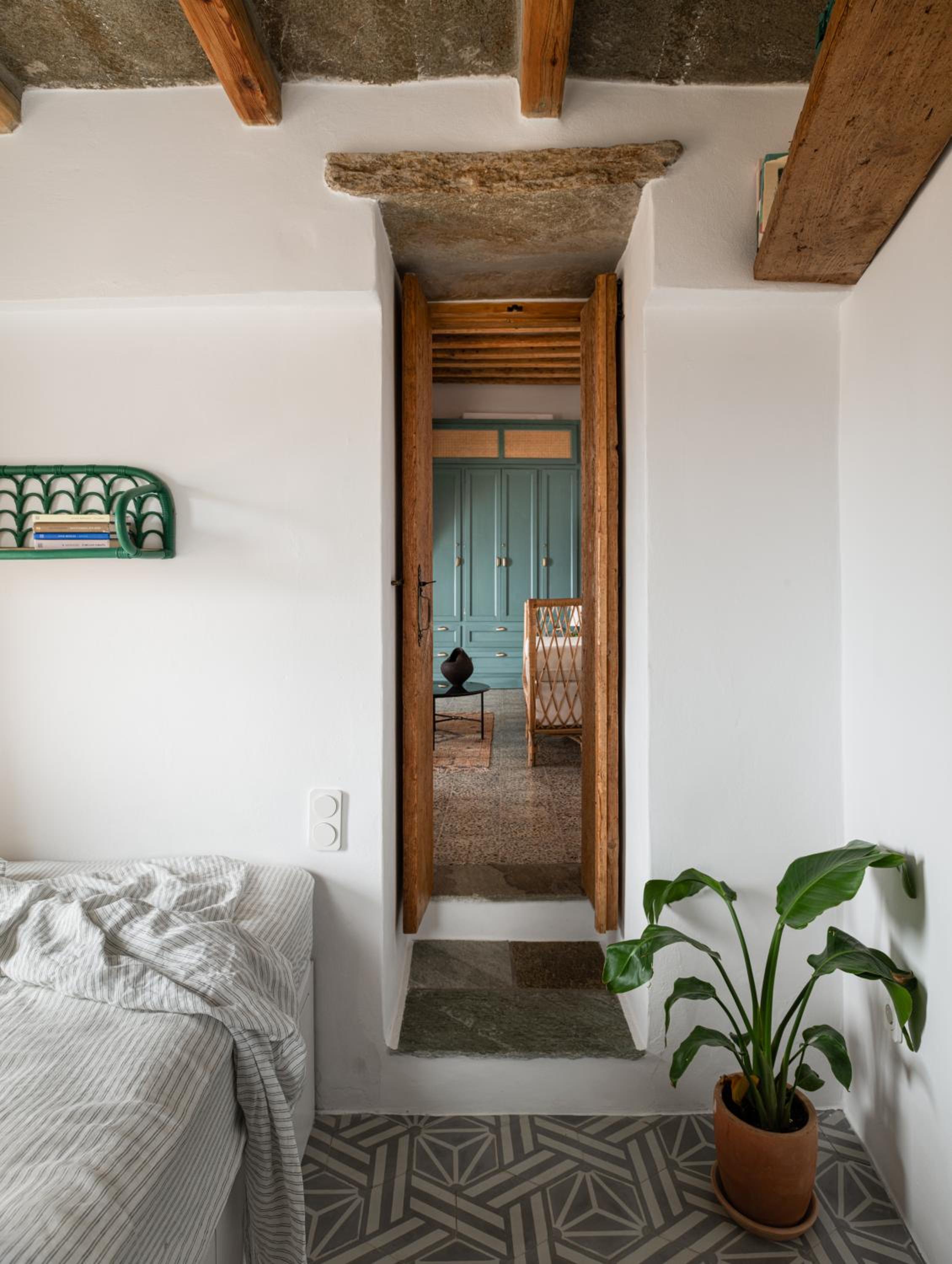 Th_eros House