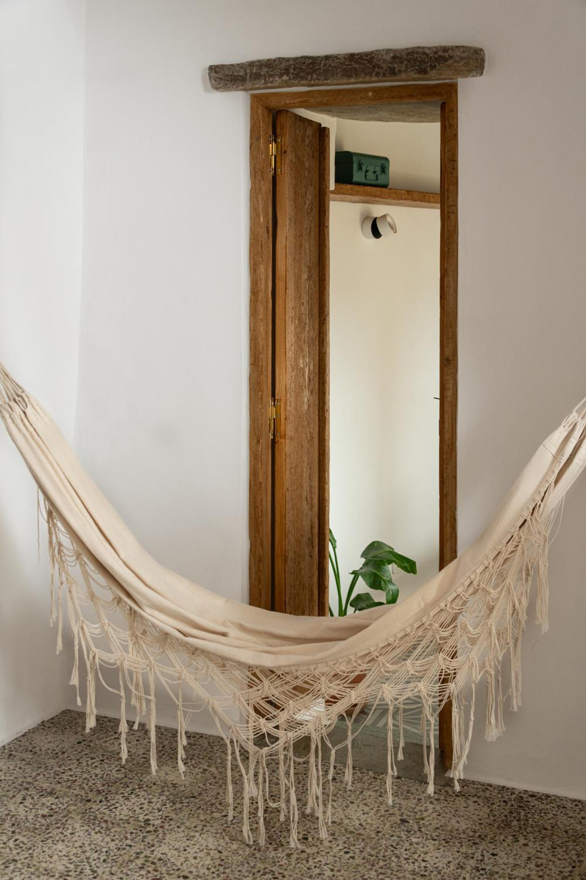 Th_eros House
