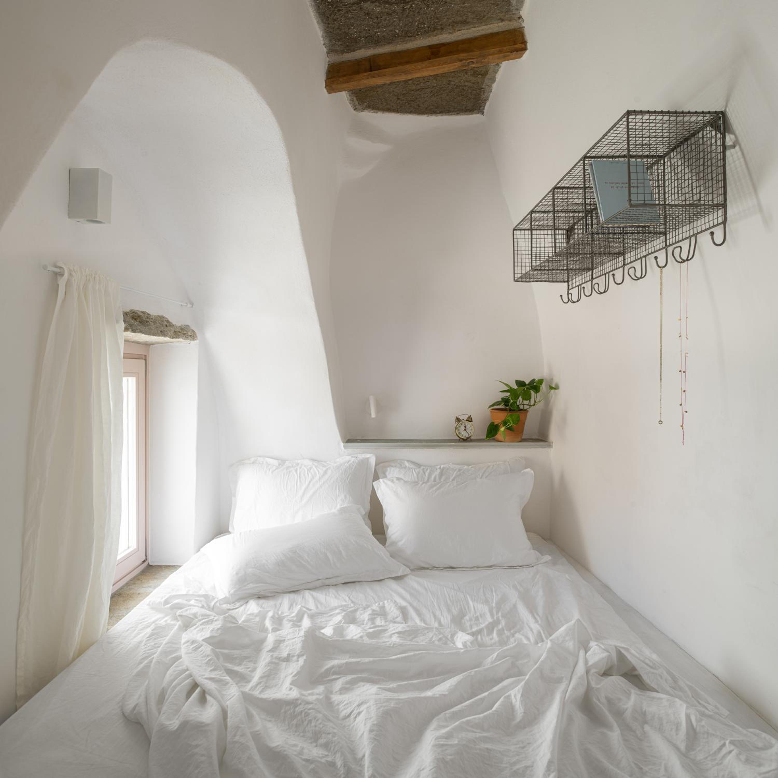 Th_eros House