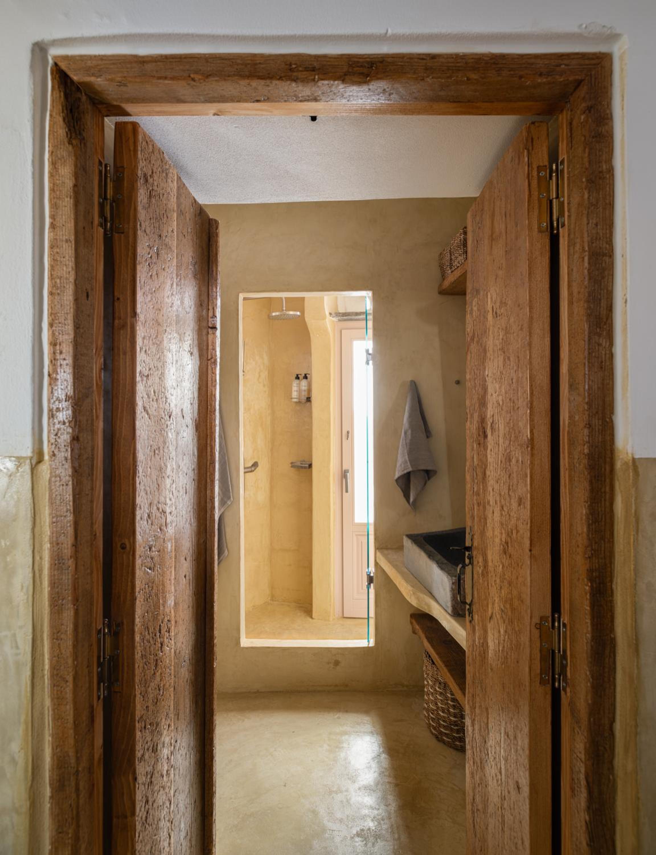 Th_eros House