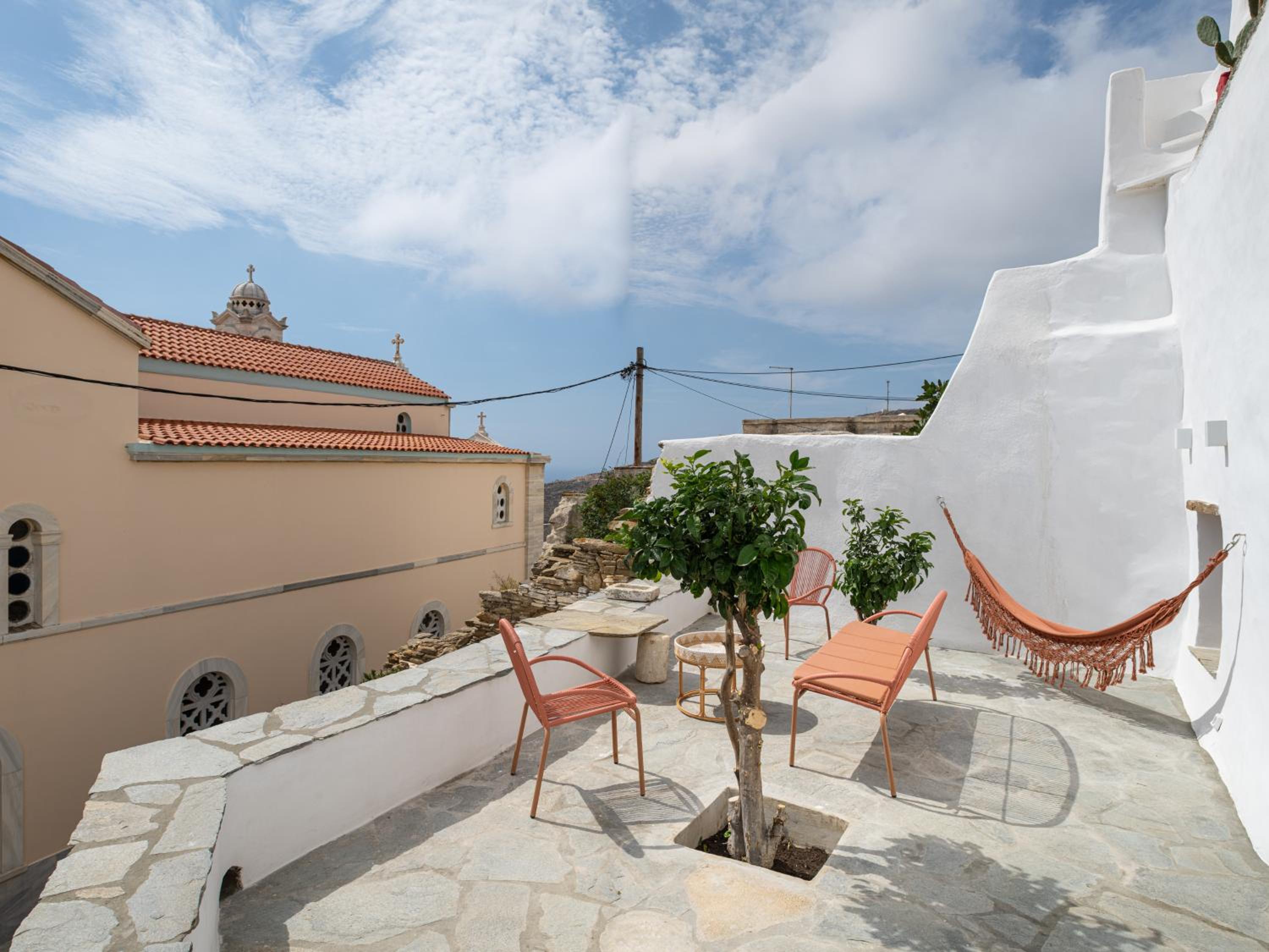 Th_eros House
