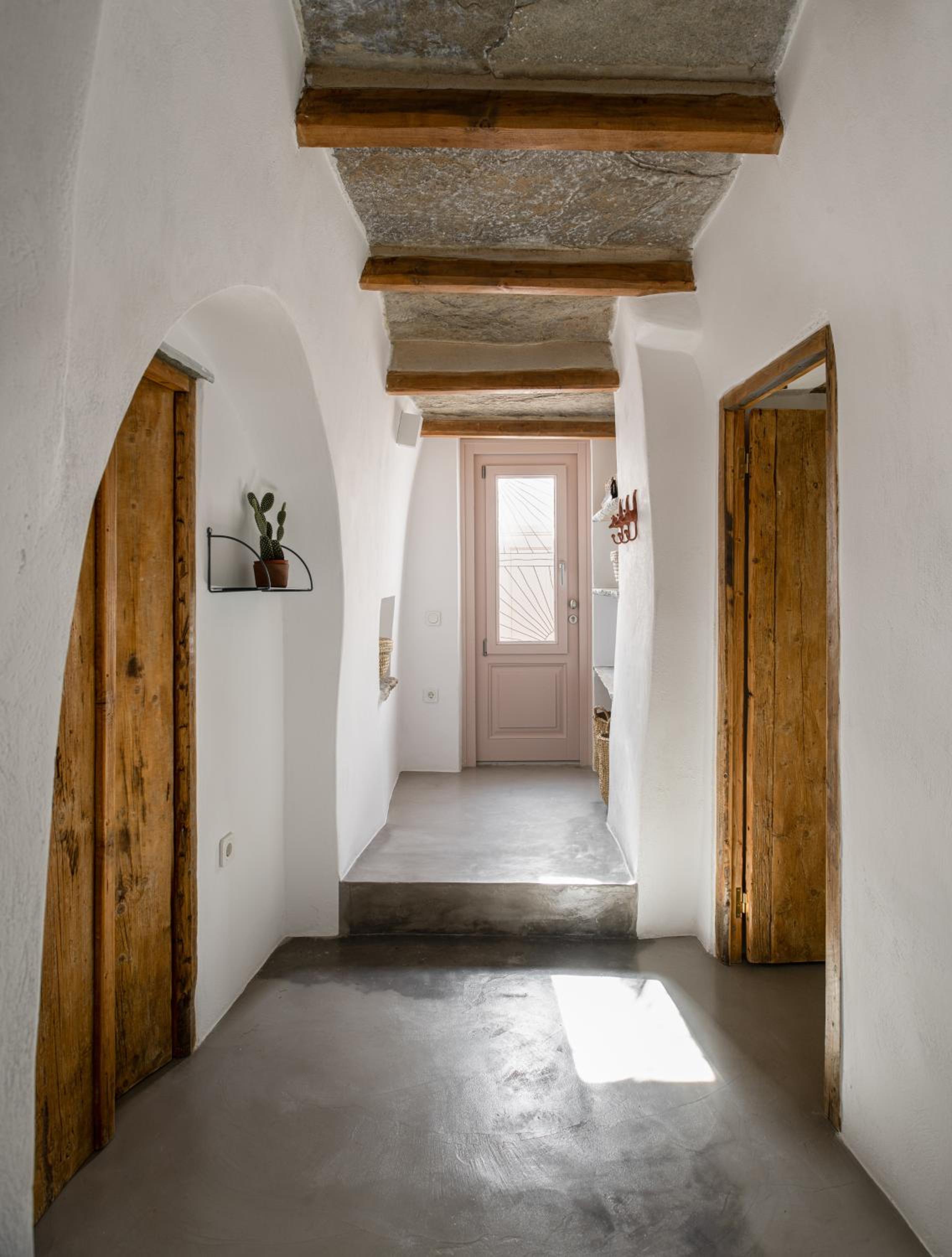 Th_eros House