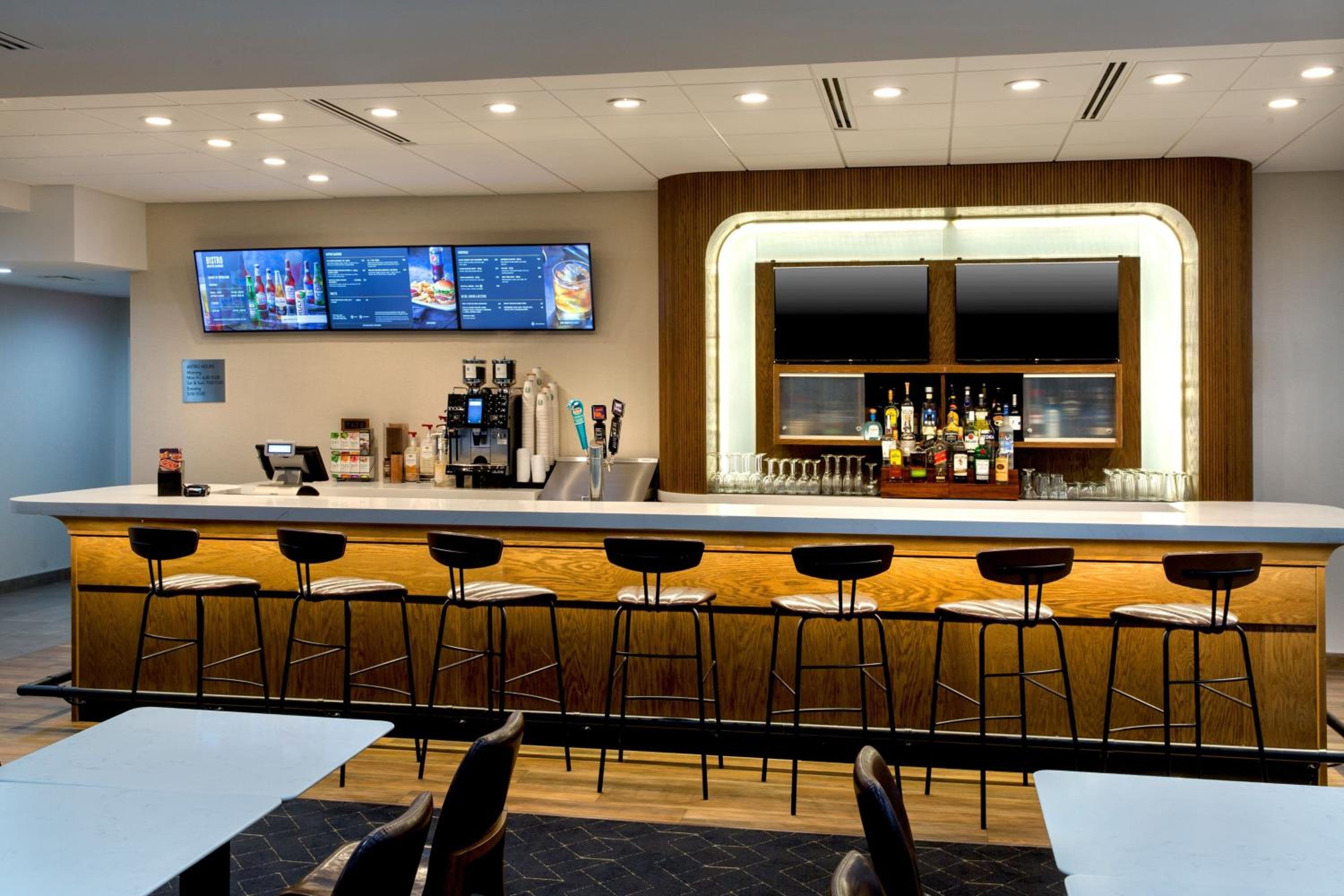 Gulf Shores Vacations - Courtyard by Marriott New Haven Orange - Property Image 1