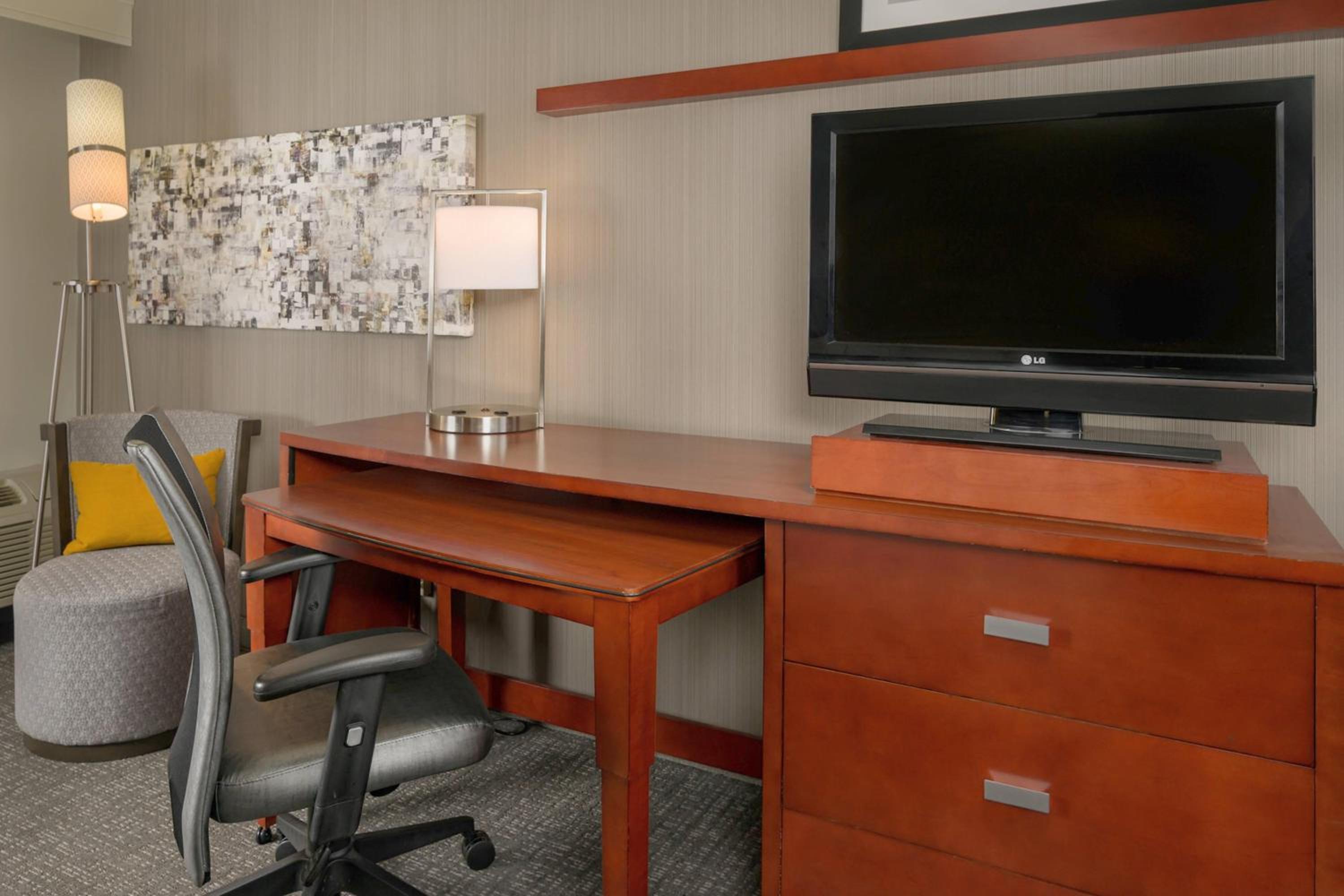 Gulf Shores Vacations - Courtyard by Marriott New Haven Orange - Property Image 22