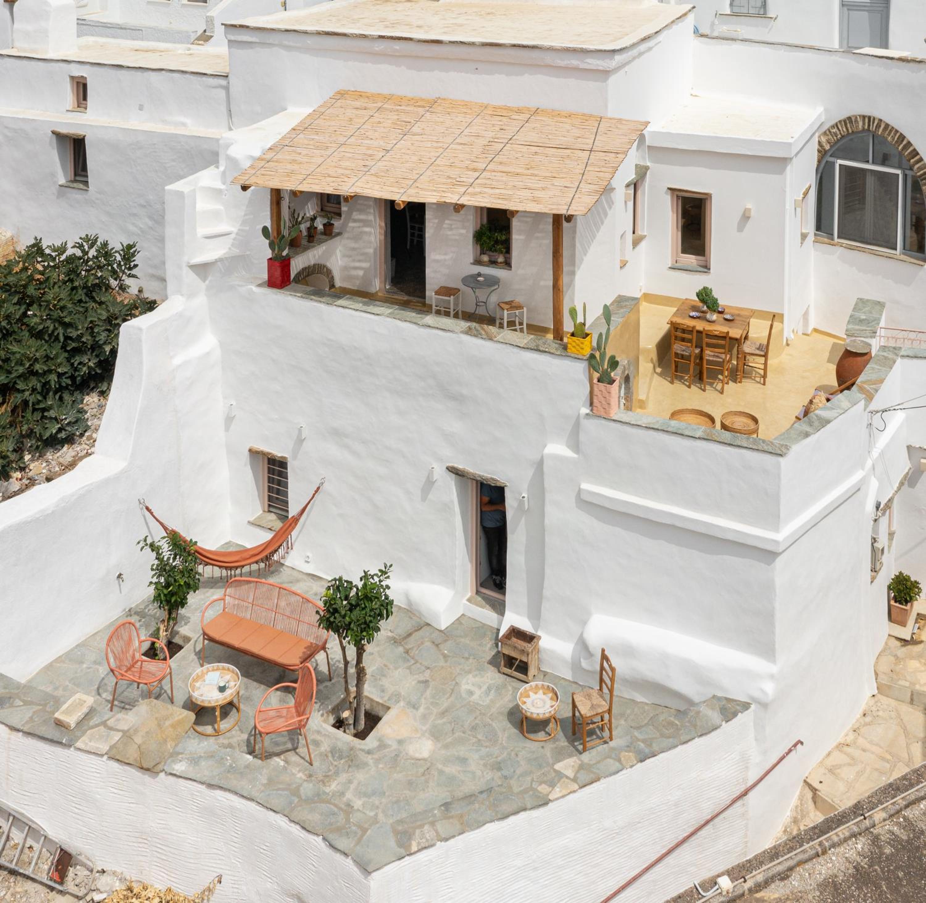 Th_eros House