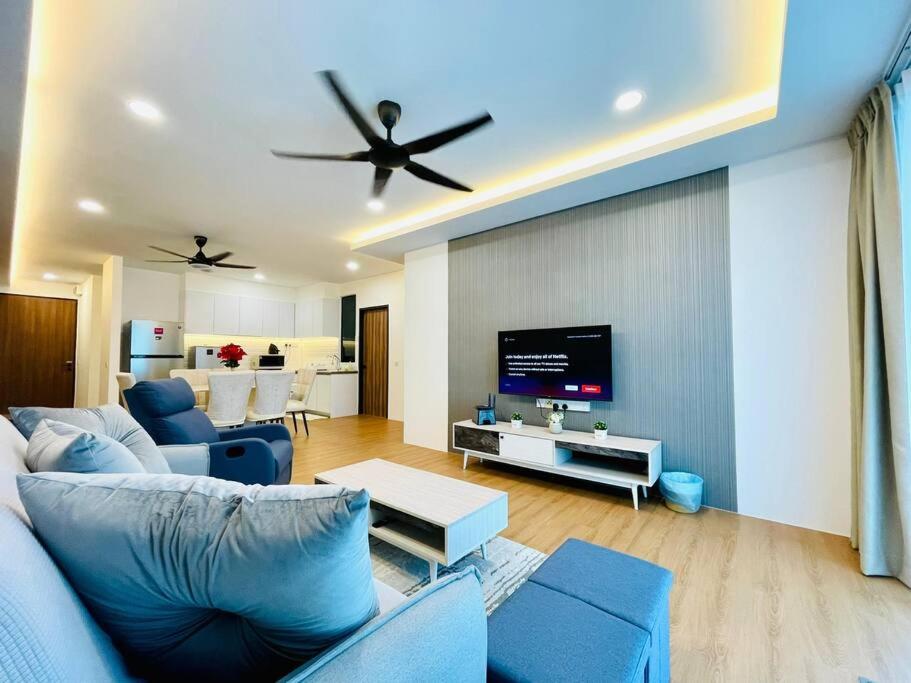 Armadale Galacity2R2B w Netflix, 6pax YPM52 photo 1