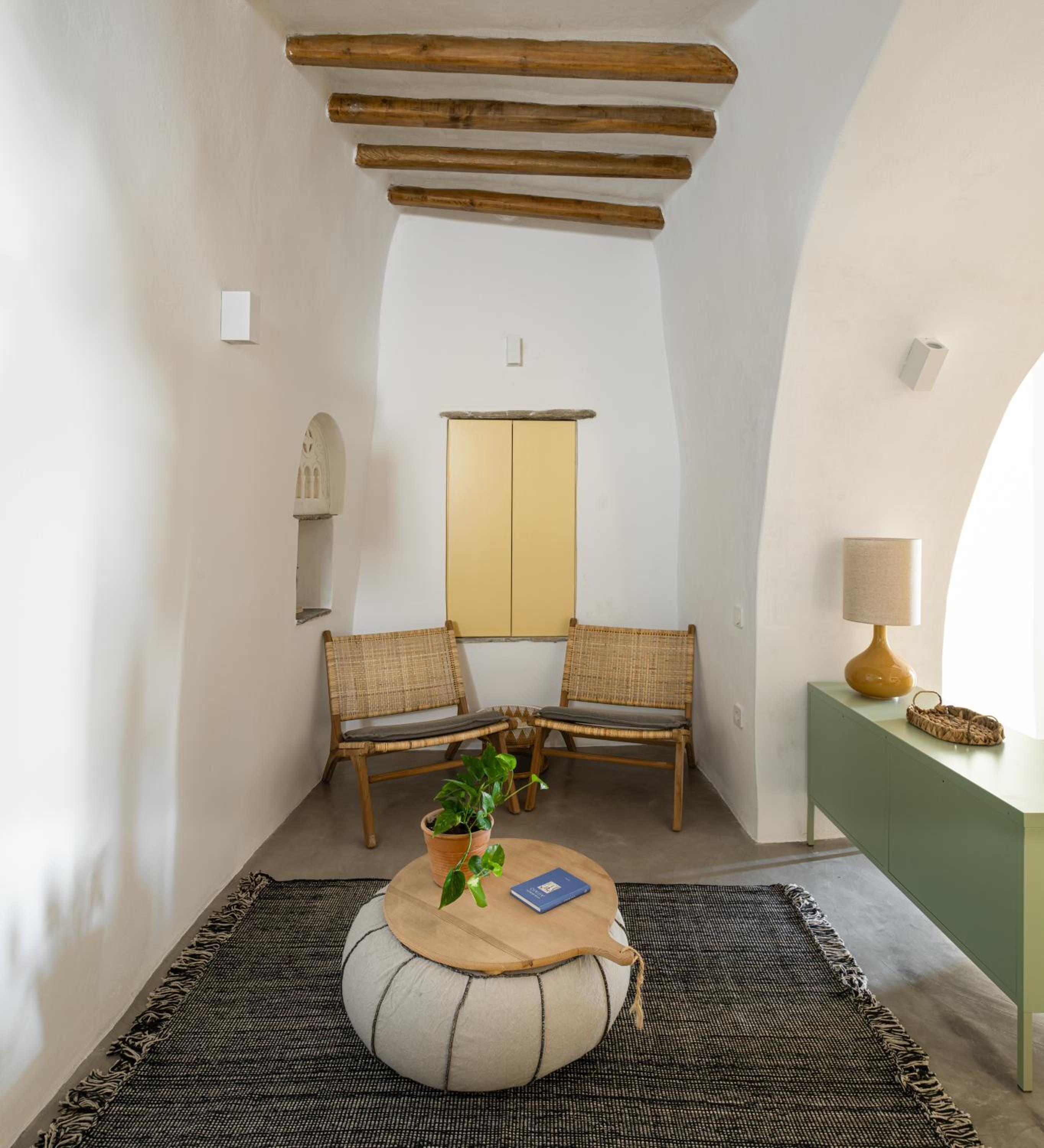 Th_eros House
